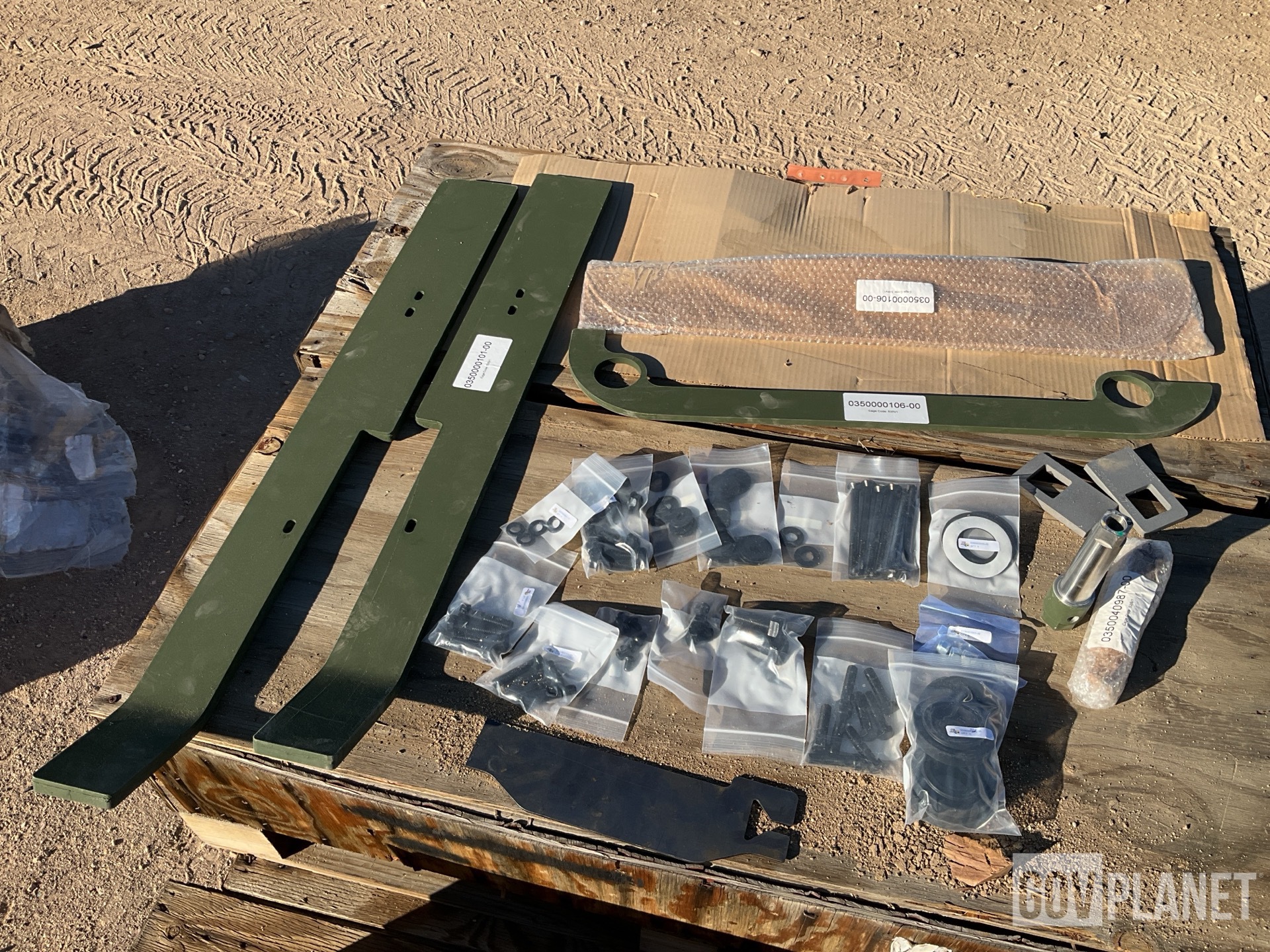 (15) Oshkosh 3904882 Vehicular Door Parts Kits