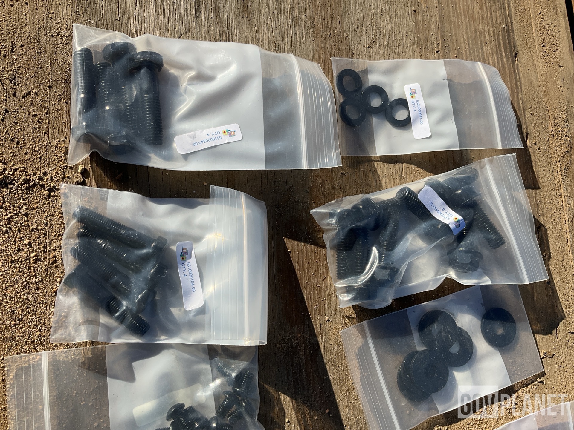 (15) Oshkosh 3904882 Vehicular Door Parts Kits