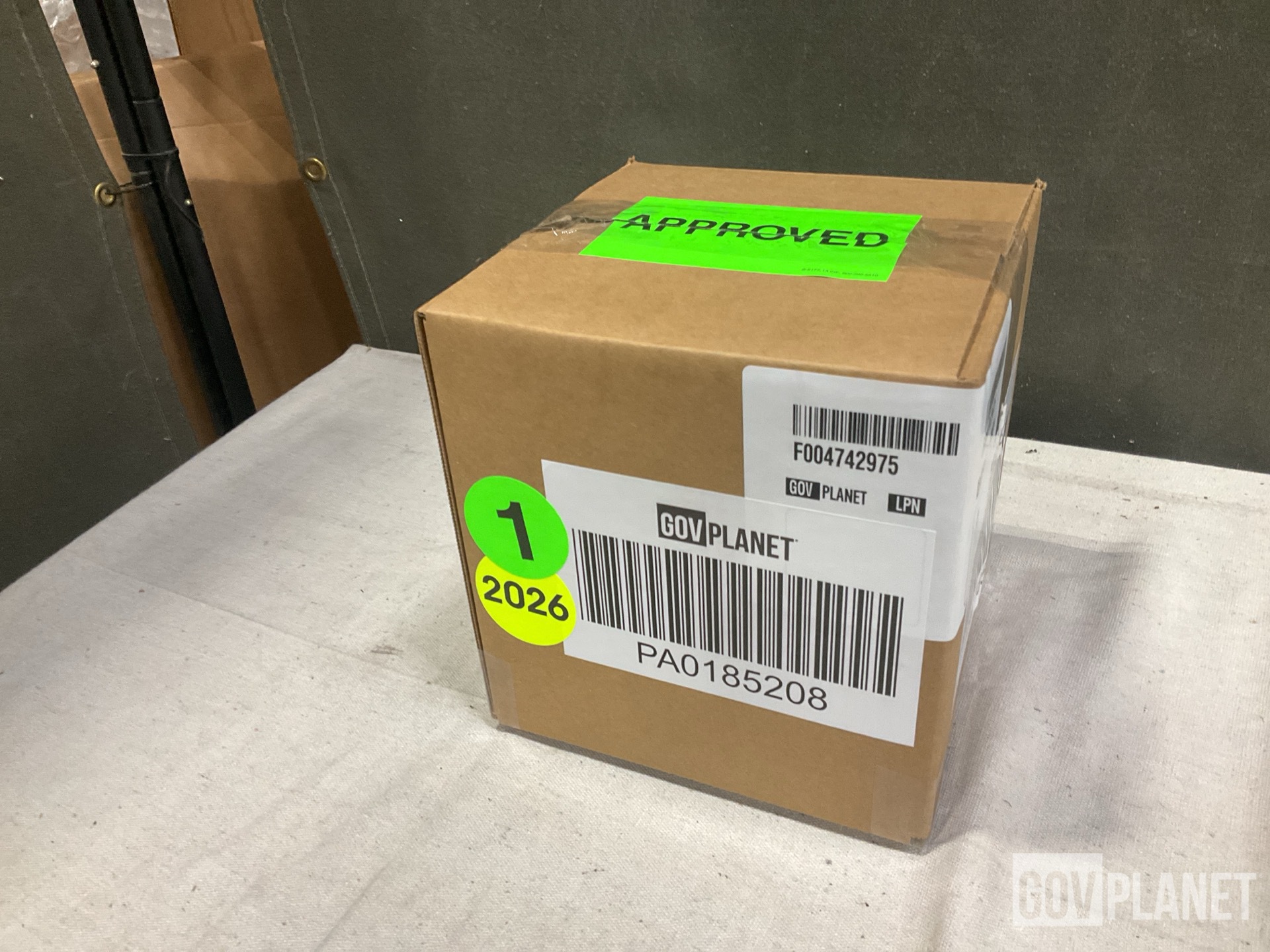 (15) 7392817 Shackle Bolts