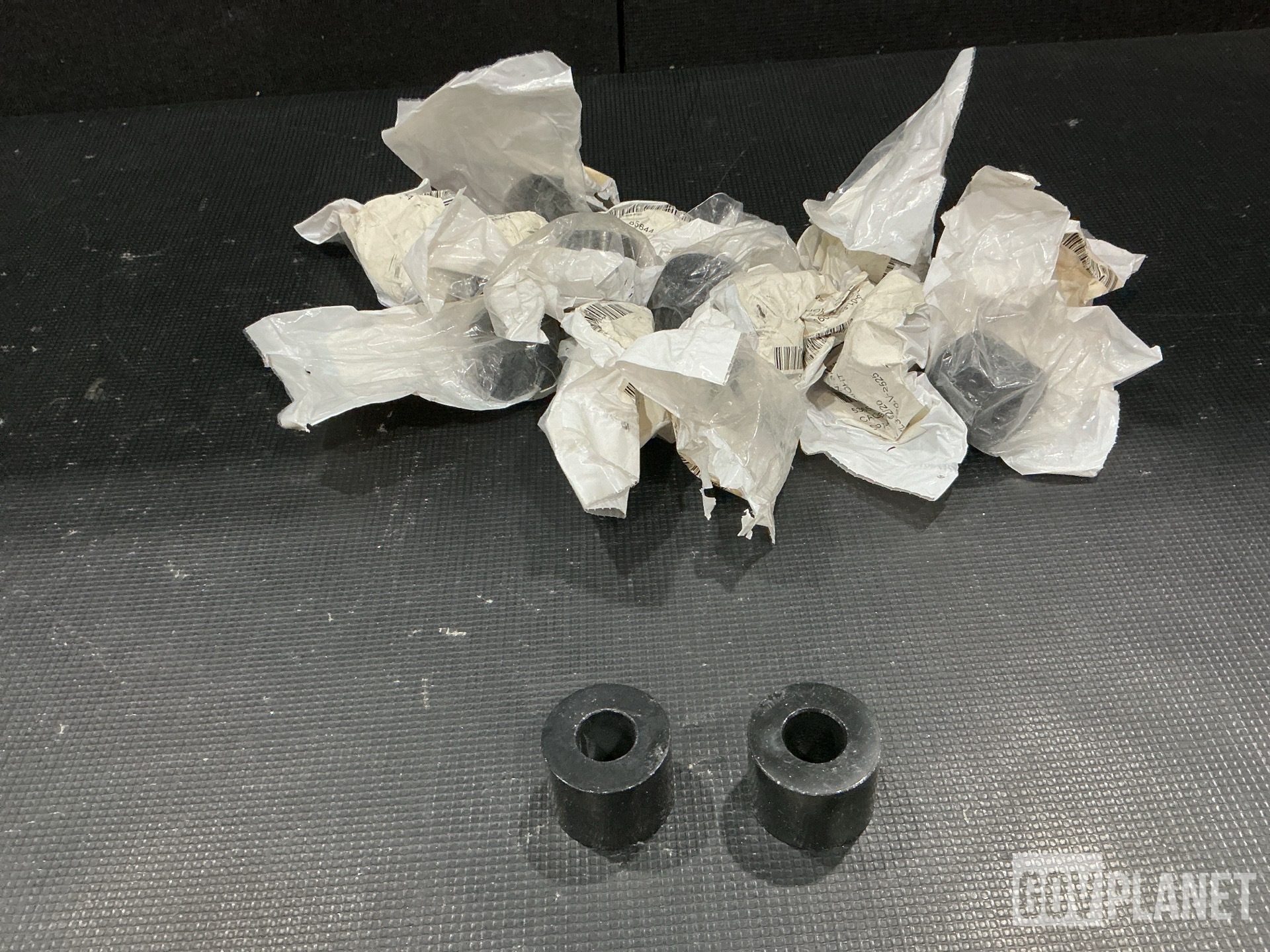 (120) Oshkosh 3854644 Straight Spacers