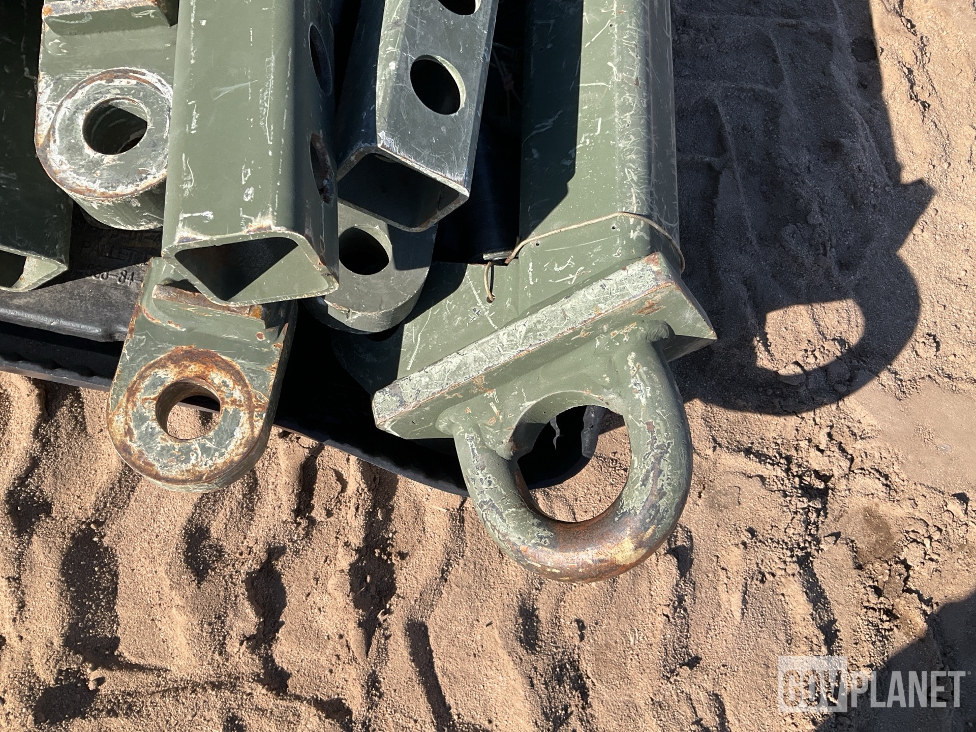 (5) Vehicule Towbars