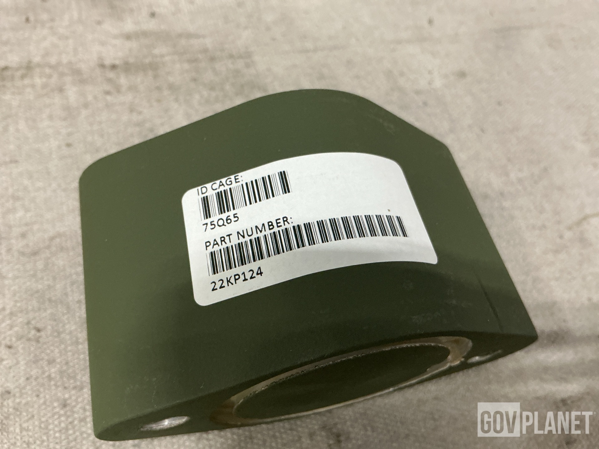 (41) Oshkosh 22KP124 Rotating Shaft Eye Brackets