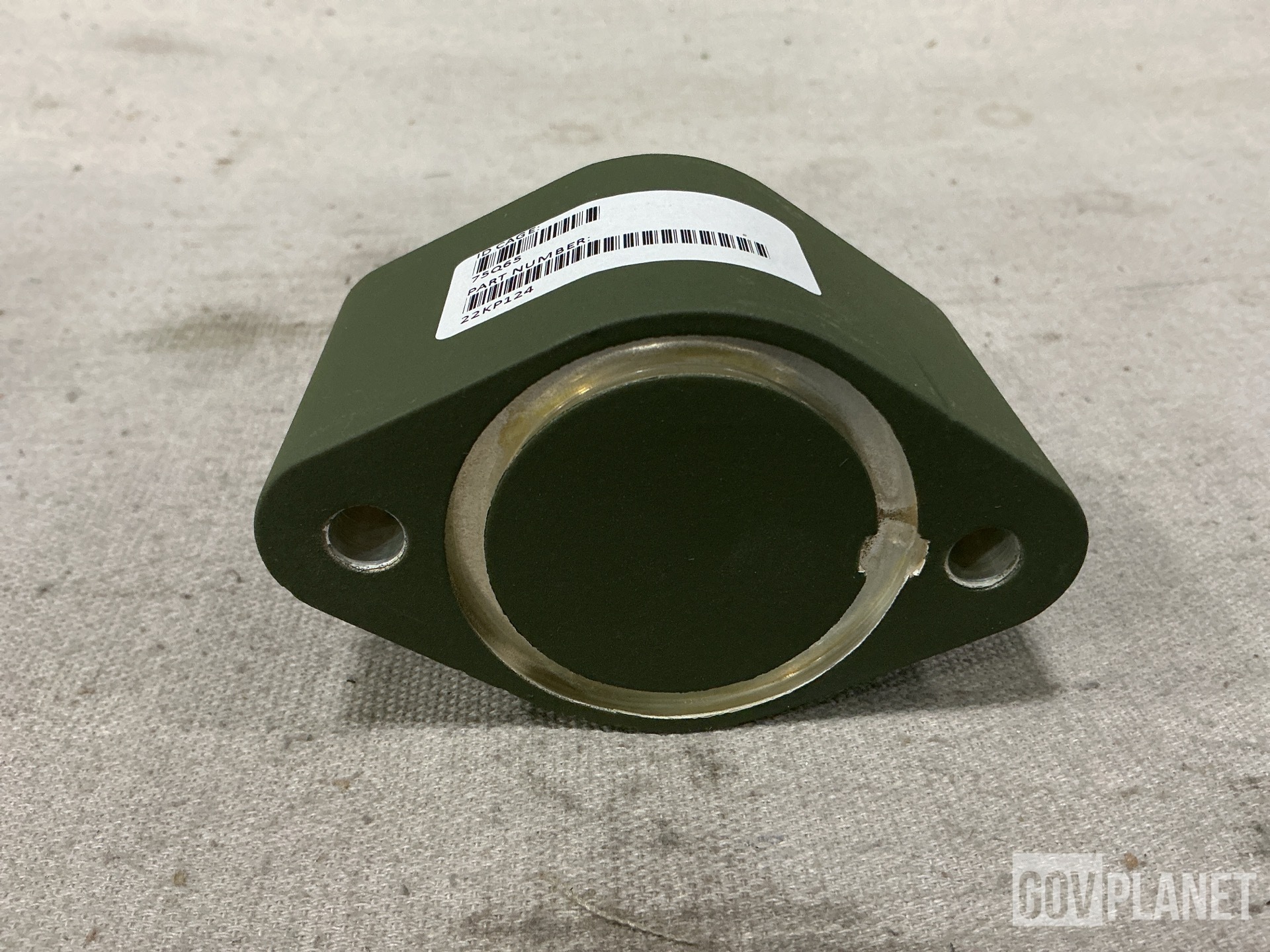 (41) Oshkosh 22KP124 Rotating Shaft Eye Brackets