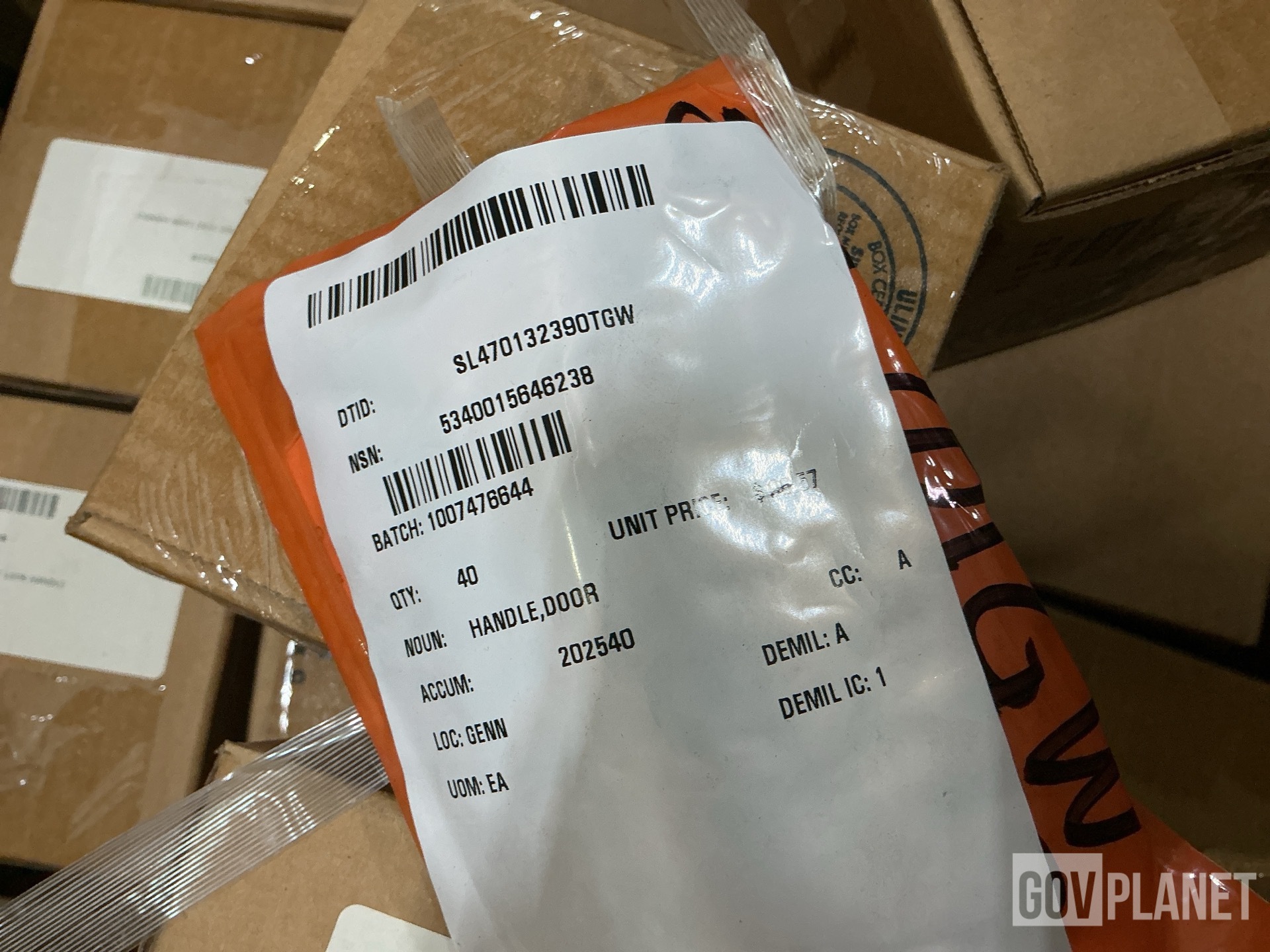 (40) General Dynamics 2001670 Door Handles