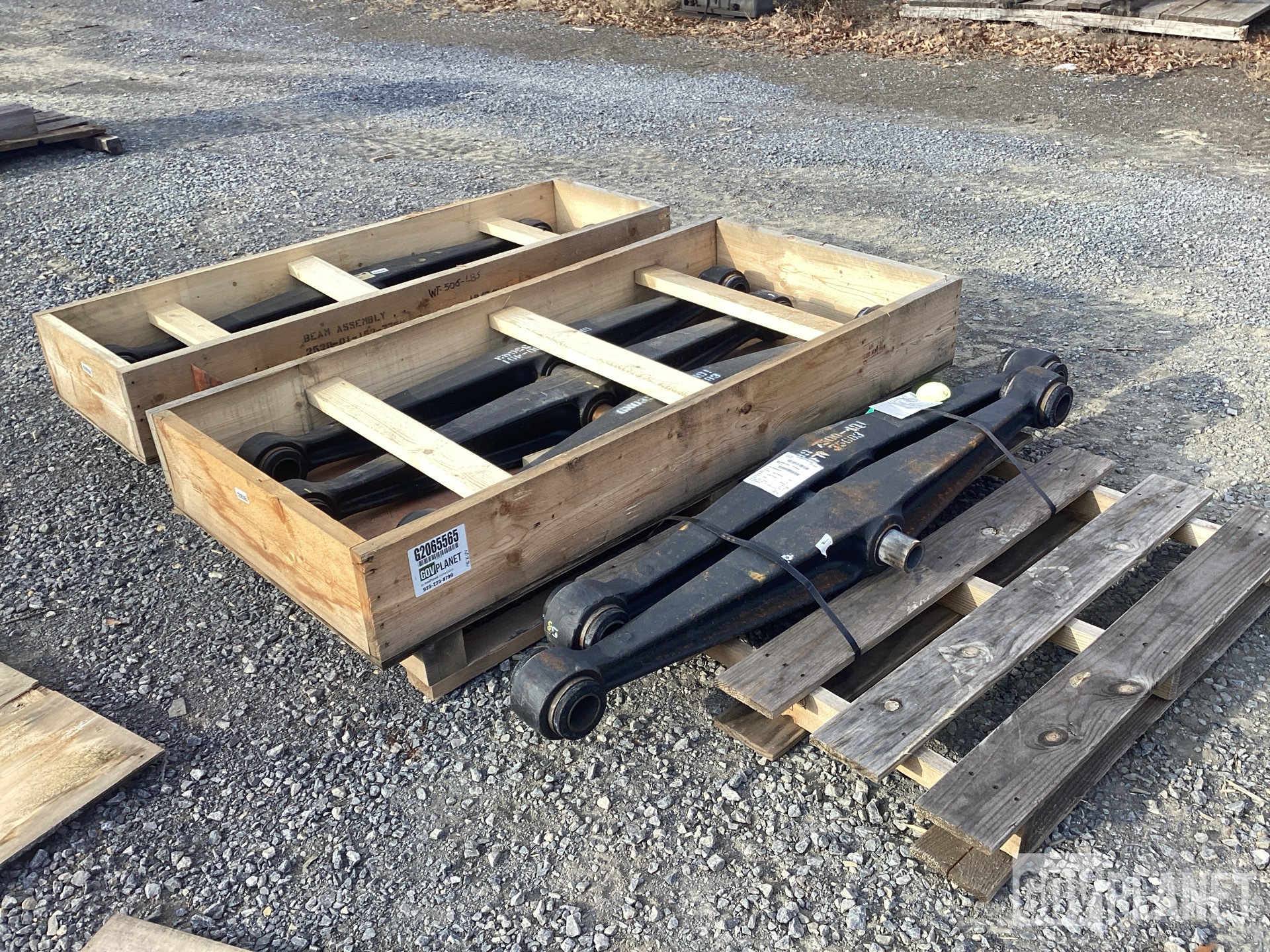 (7) Oshkosh 1302000 Equalizing Beam Assemblies