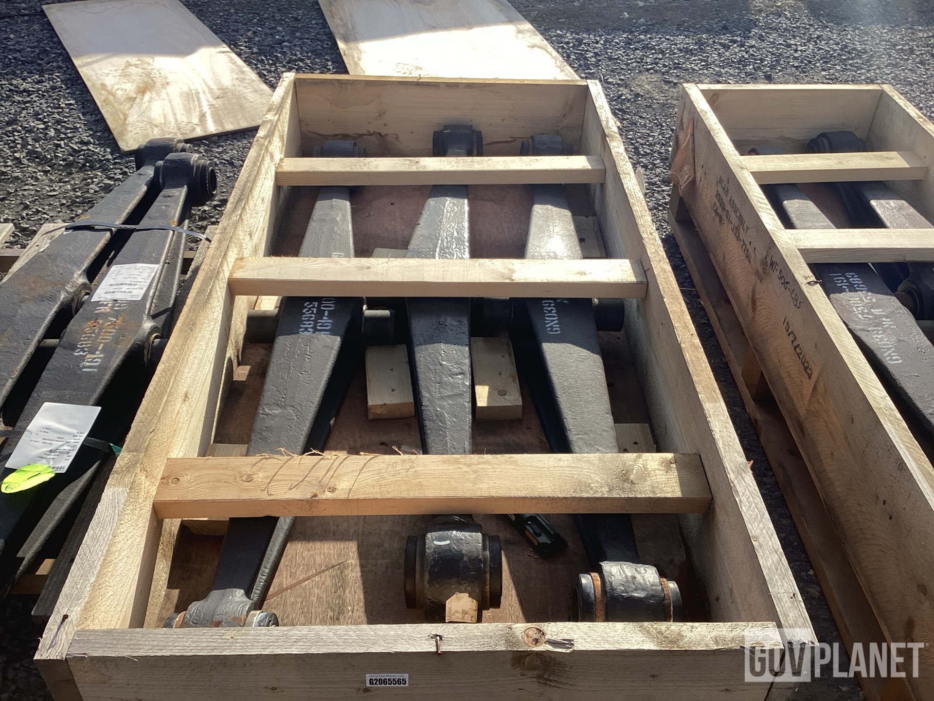 (7) Oshkosh 1302000 Equalizing Beam Assemblies