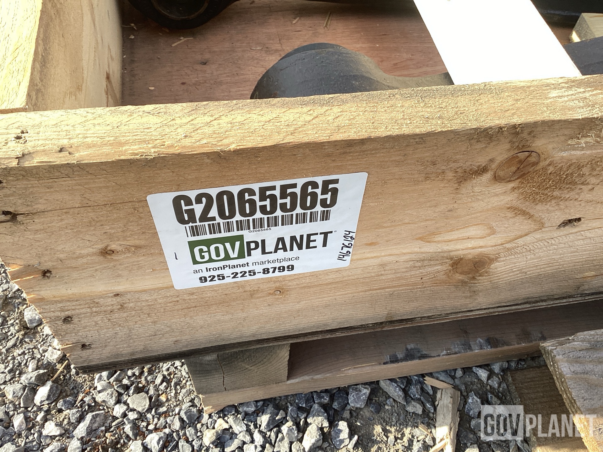 (7) Oshkosh 1302000 Equalizing Beam Assemblies
