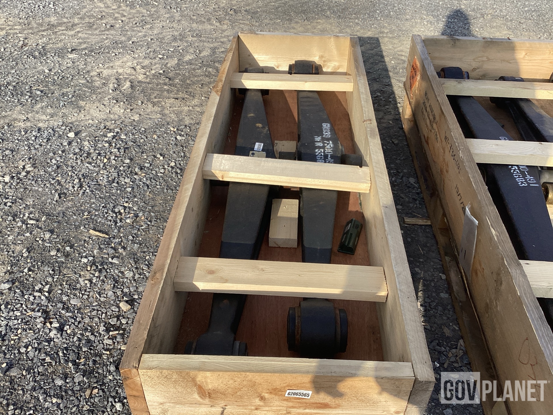 (7) Oshkosh 1302000 Equalizing Beam Assemblies