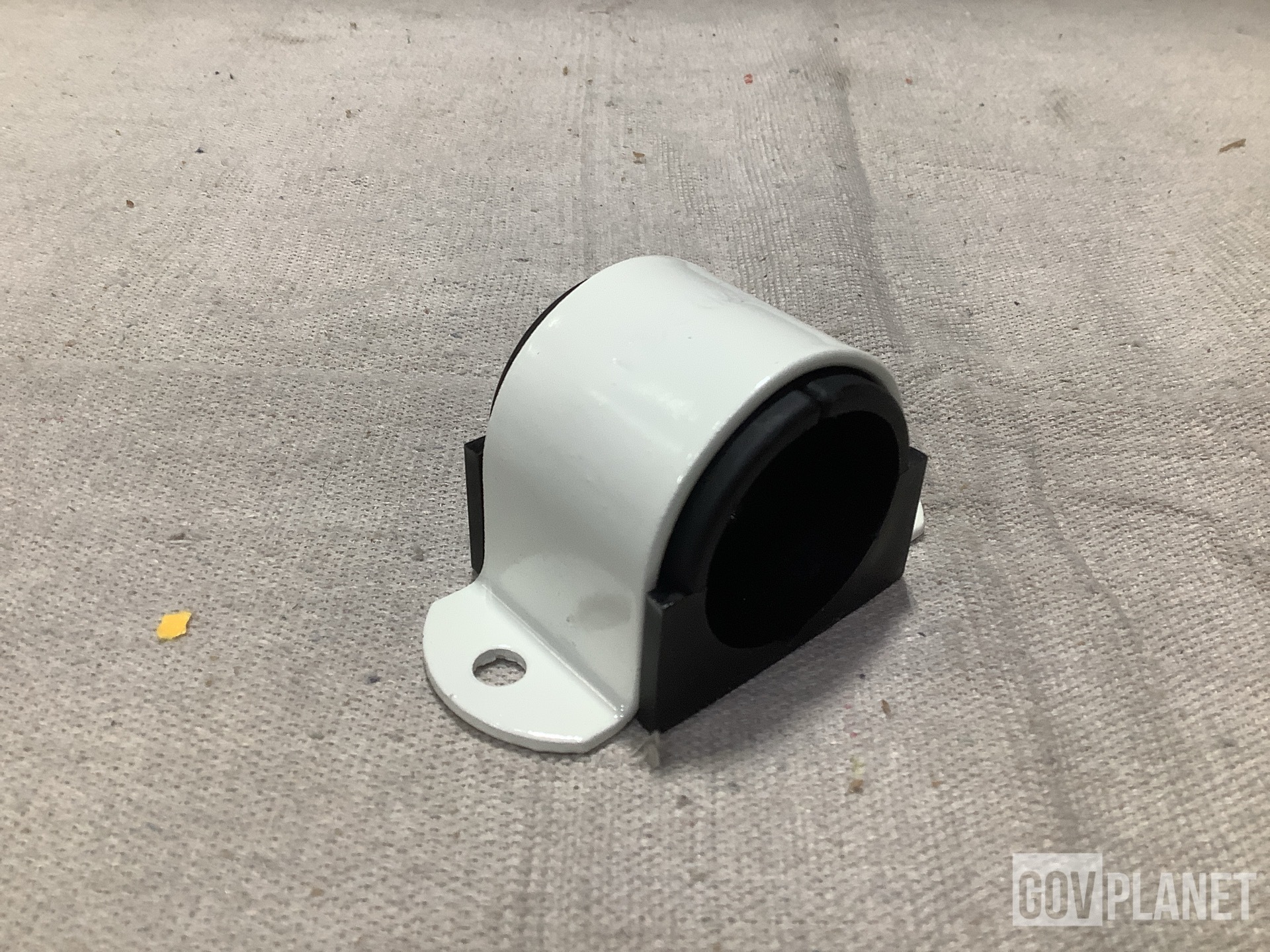 (135) Highland Engineering 13229E0685-3 Water Purification Tube Clamps