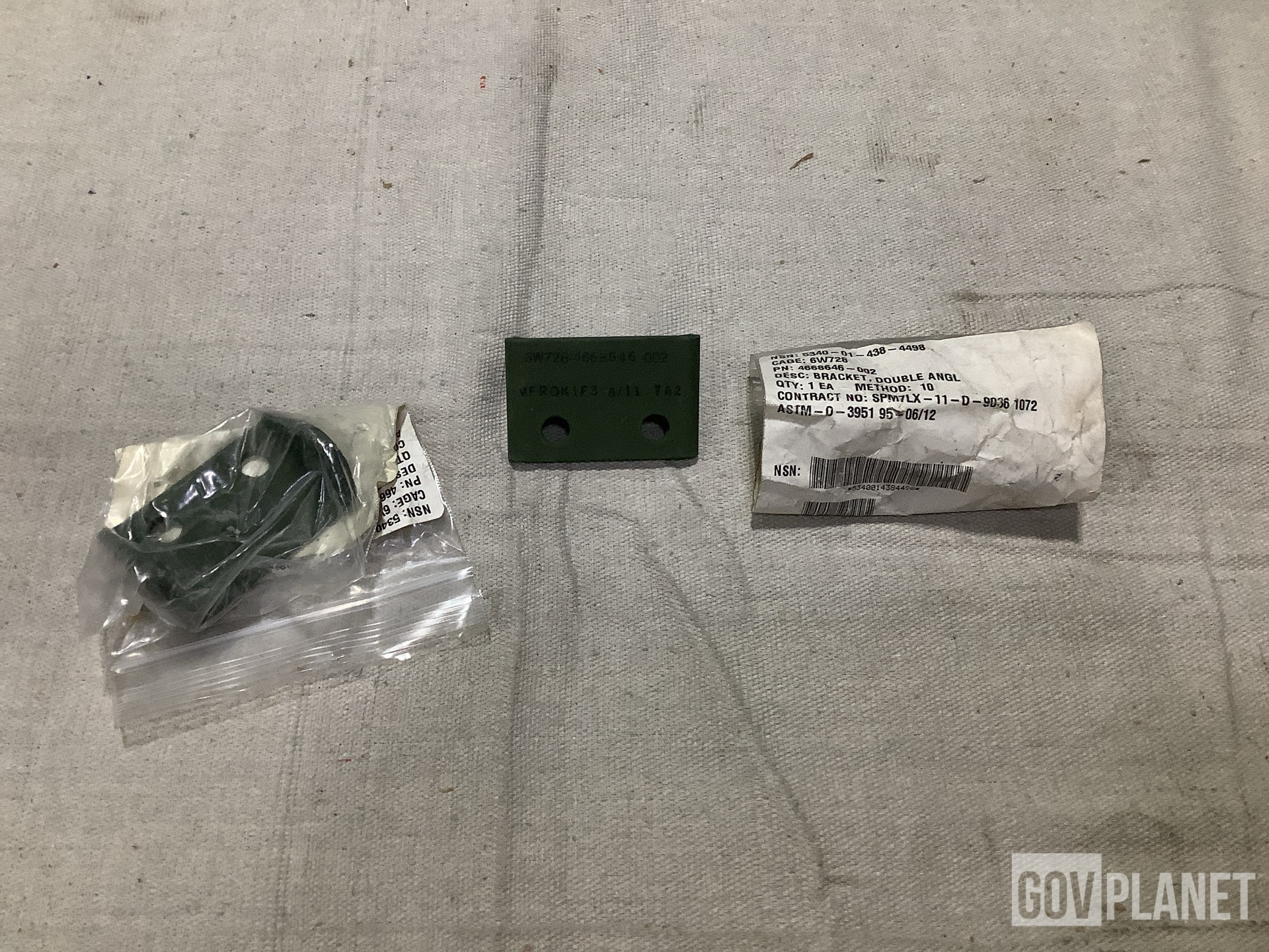 (189) BAE Systems 4668646-002 Double Angle Brackets