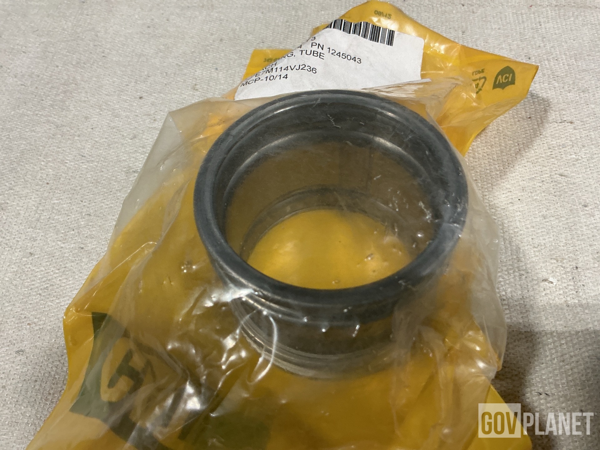 (46) Cat 1245043 Tube Couplings