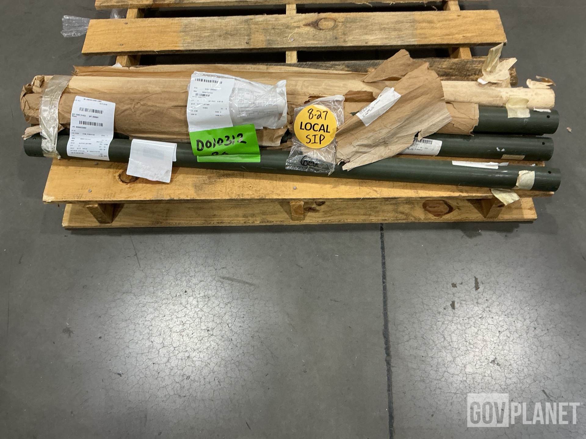 (6) A3014095-1 Antenna Supports