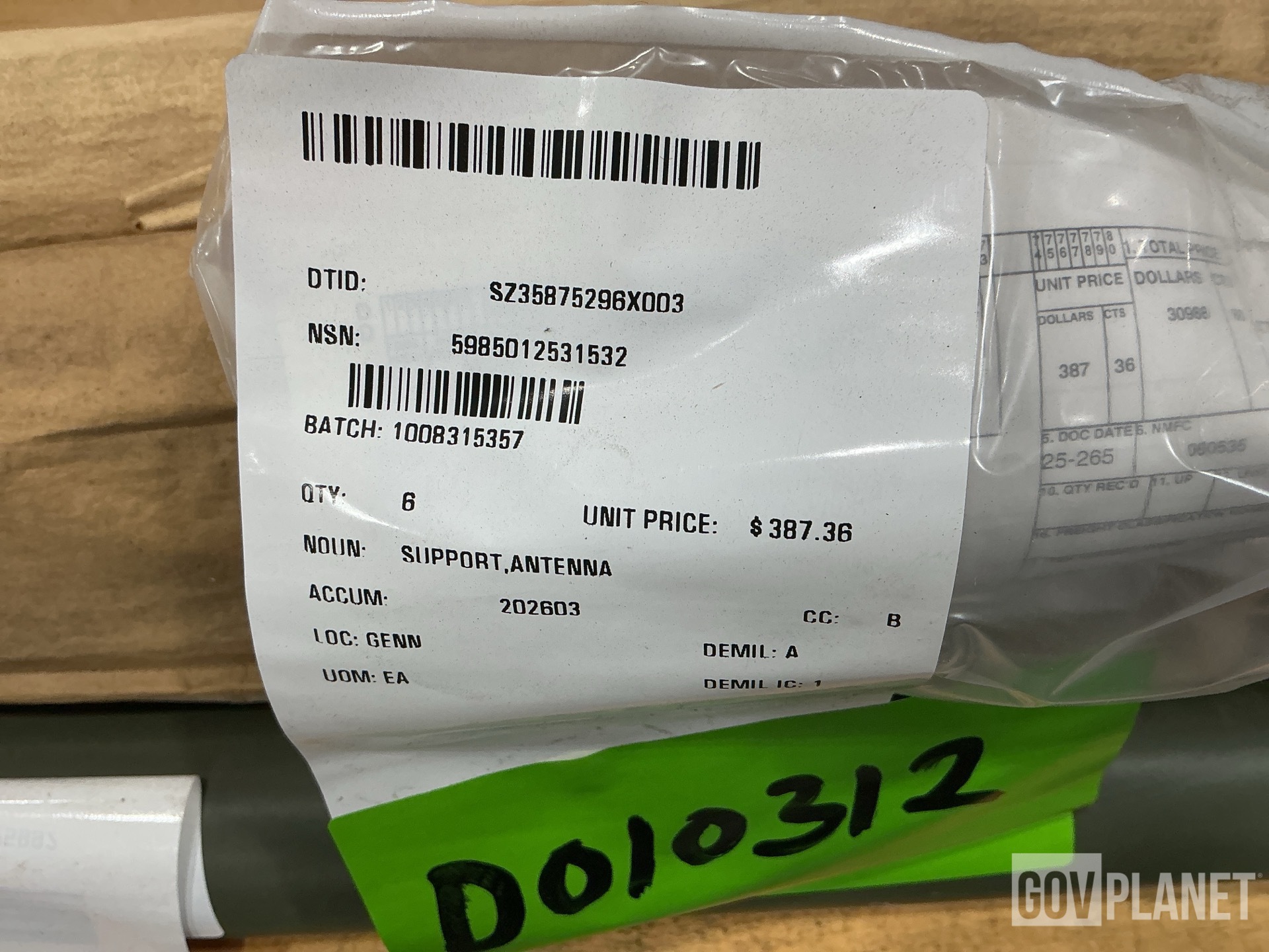 (6) A3014095-1 Antenna Supports