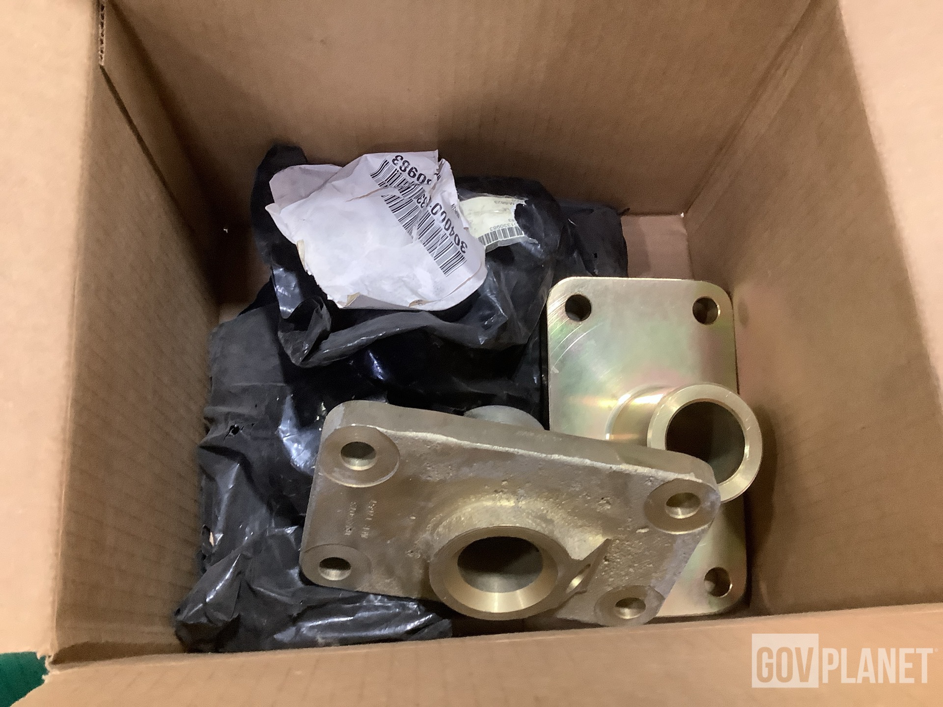(22) 10898073 Rotating Shaft Eye Brackets