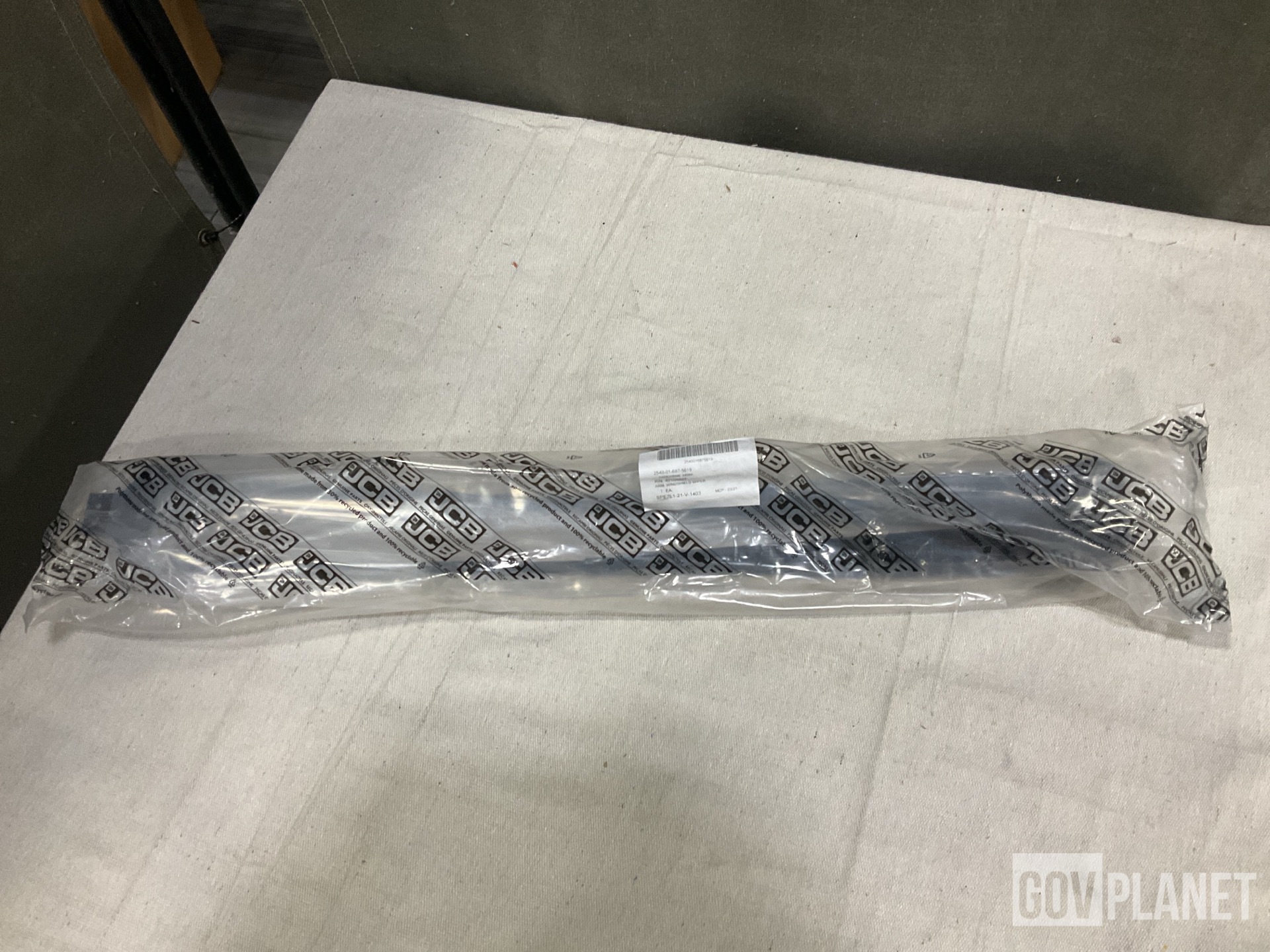 (31) JCB 401/J5527 Windshield Wiper Arms