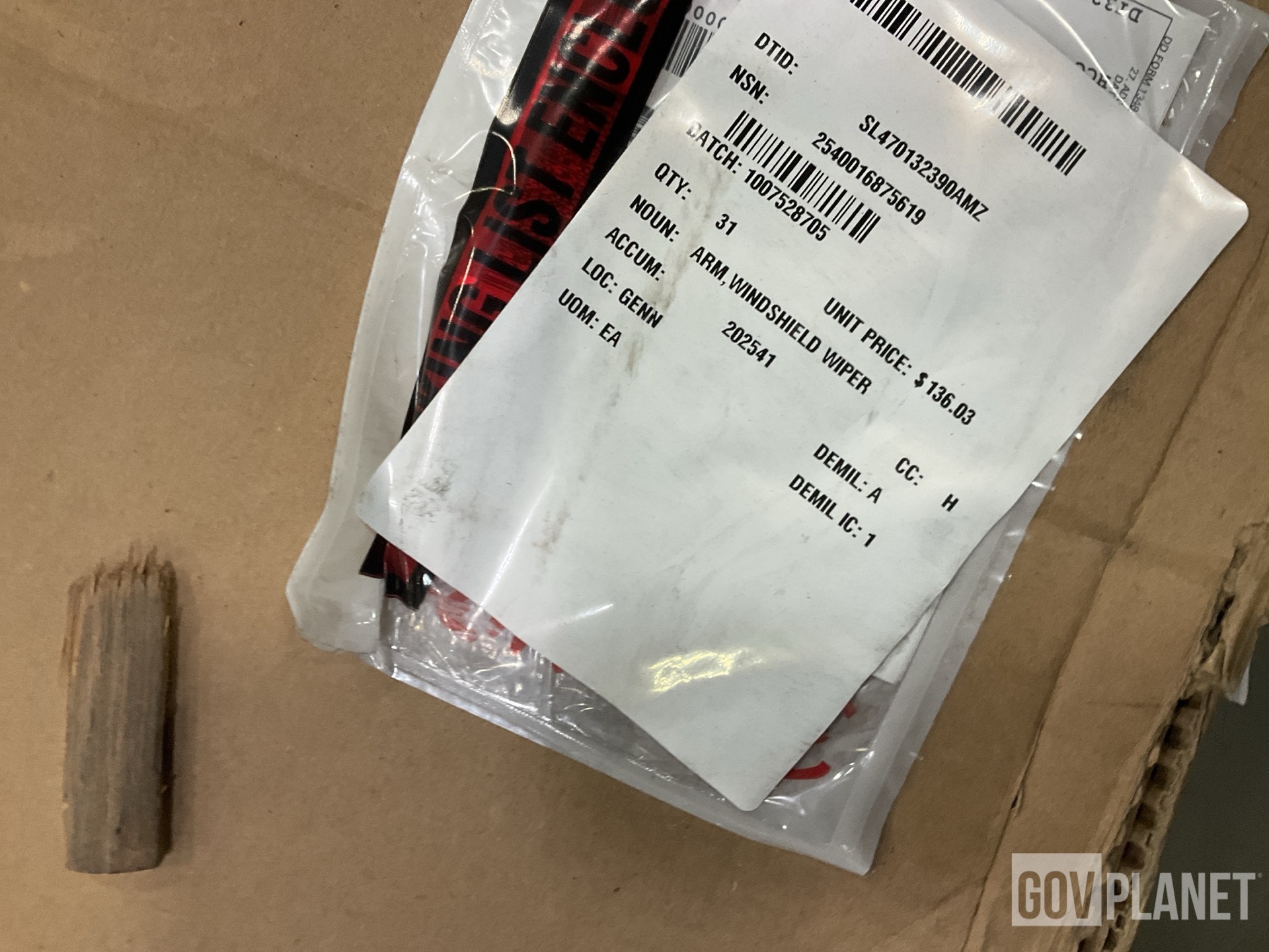 (31) JCB 401/J5527 Windshield Wiper Arms