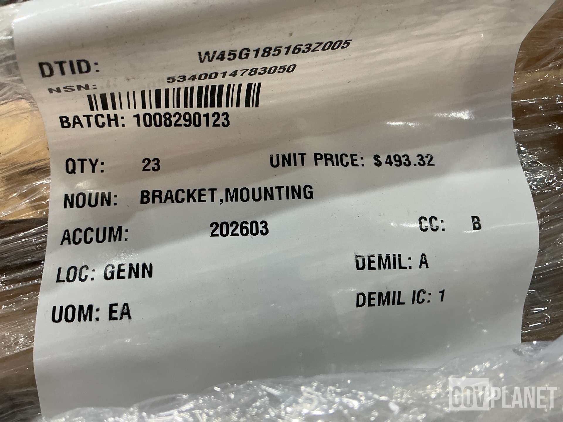 (23) Oshkosh 3053774 Mounting Brackets