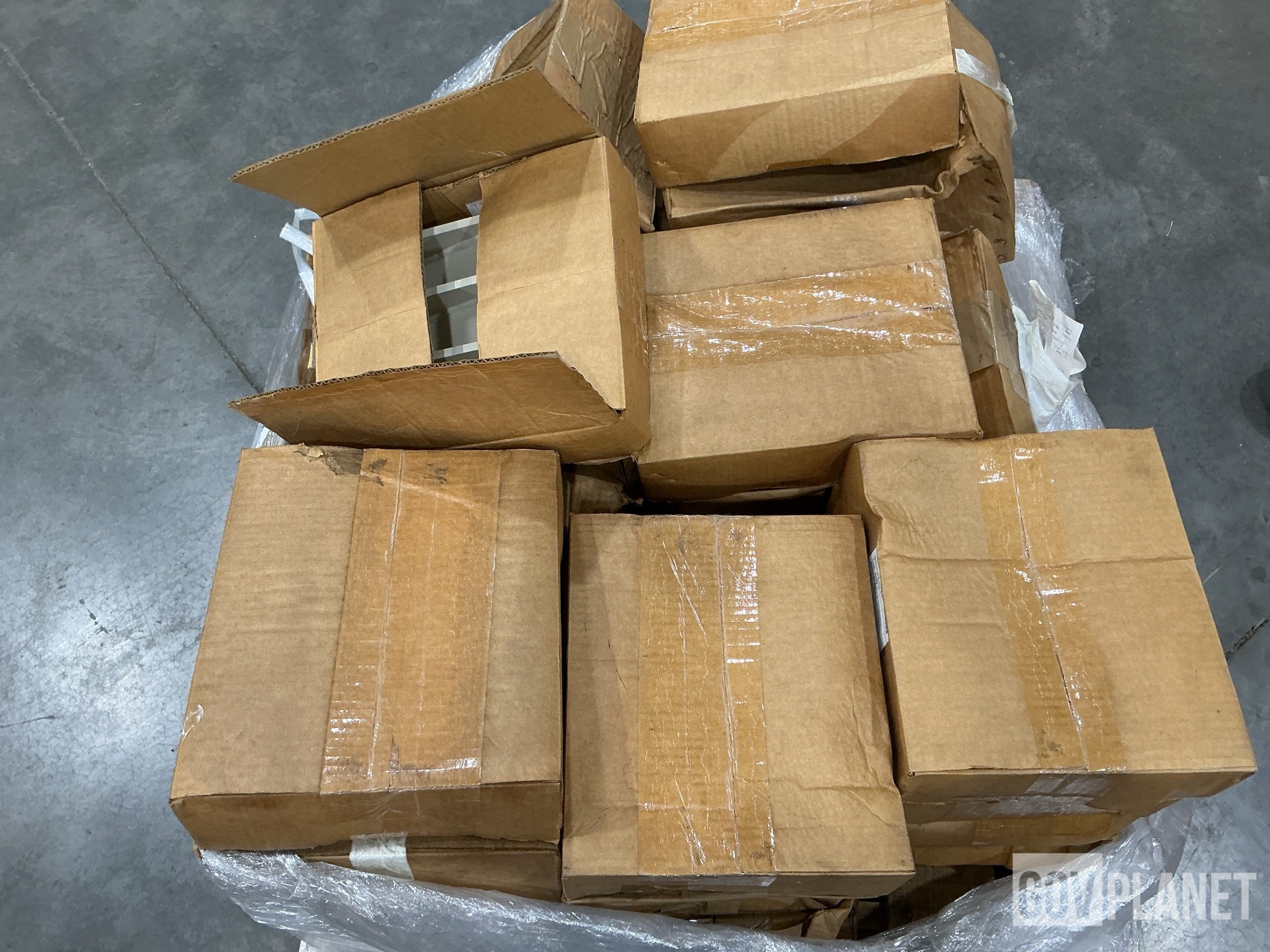 (23) Oshkosh 3053774 Mounting Brackets