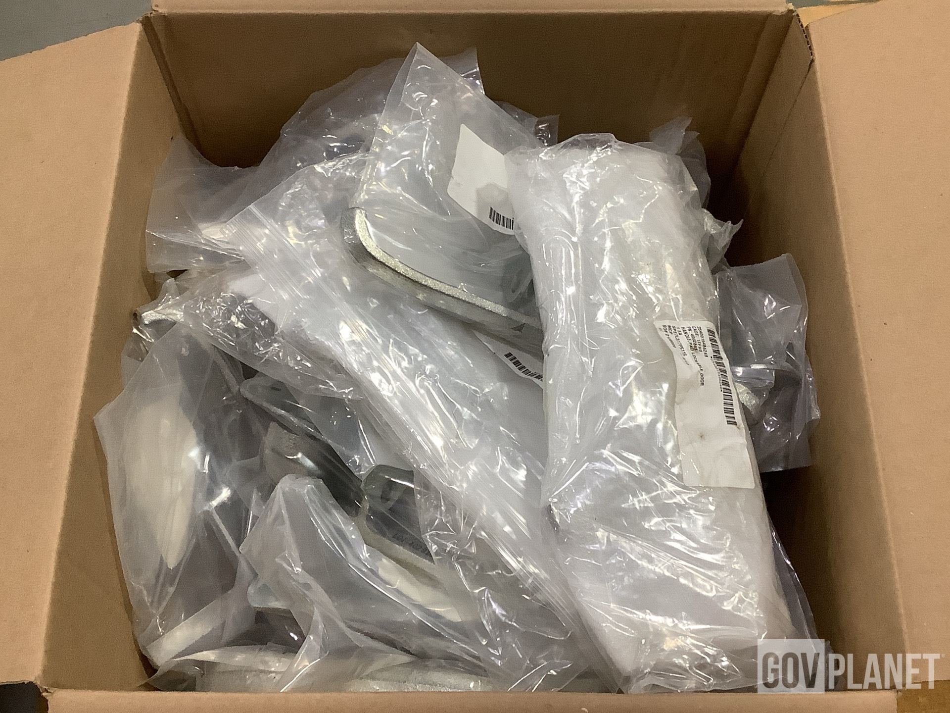 (44) General Dynamics 4002863 Door Handles