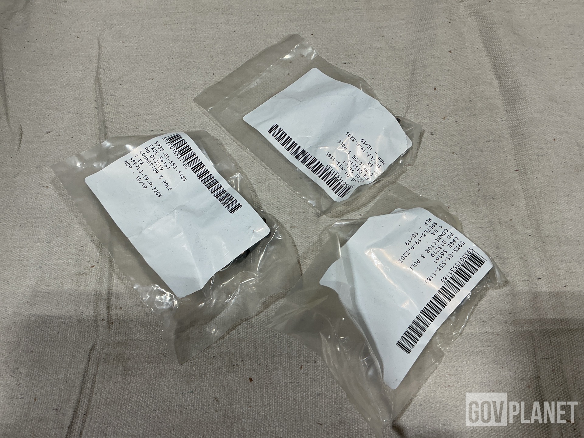 (165) General Dynamics 013219 3 Pole Connectors