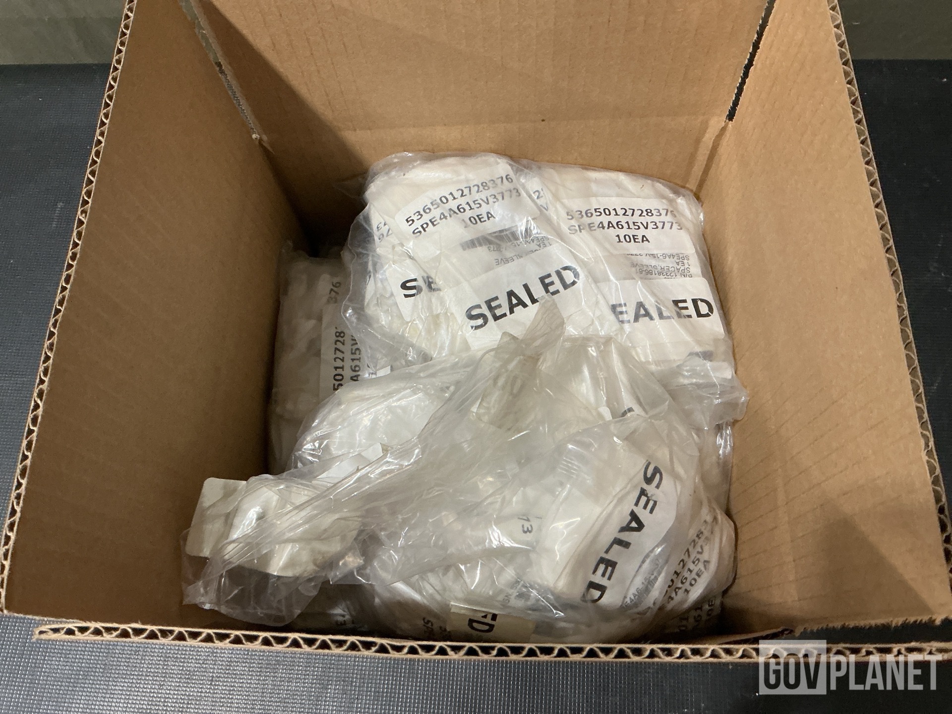 (969) 12338186-61 Sleeve Spacers