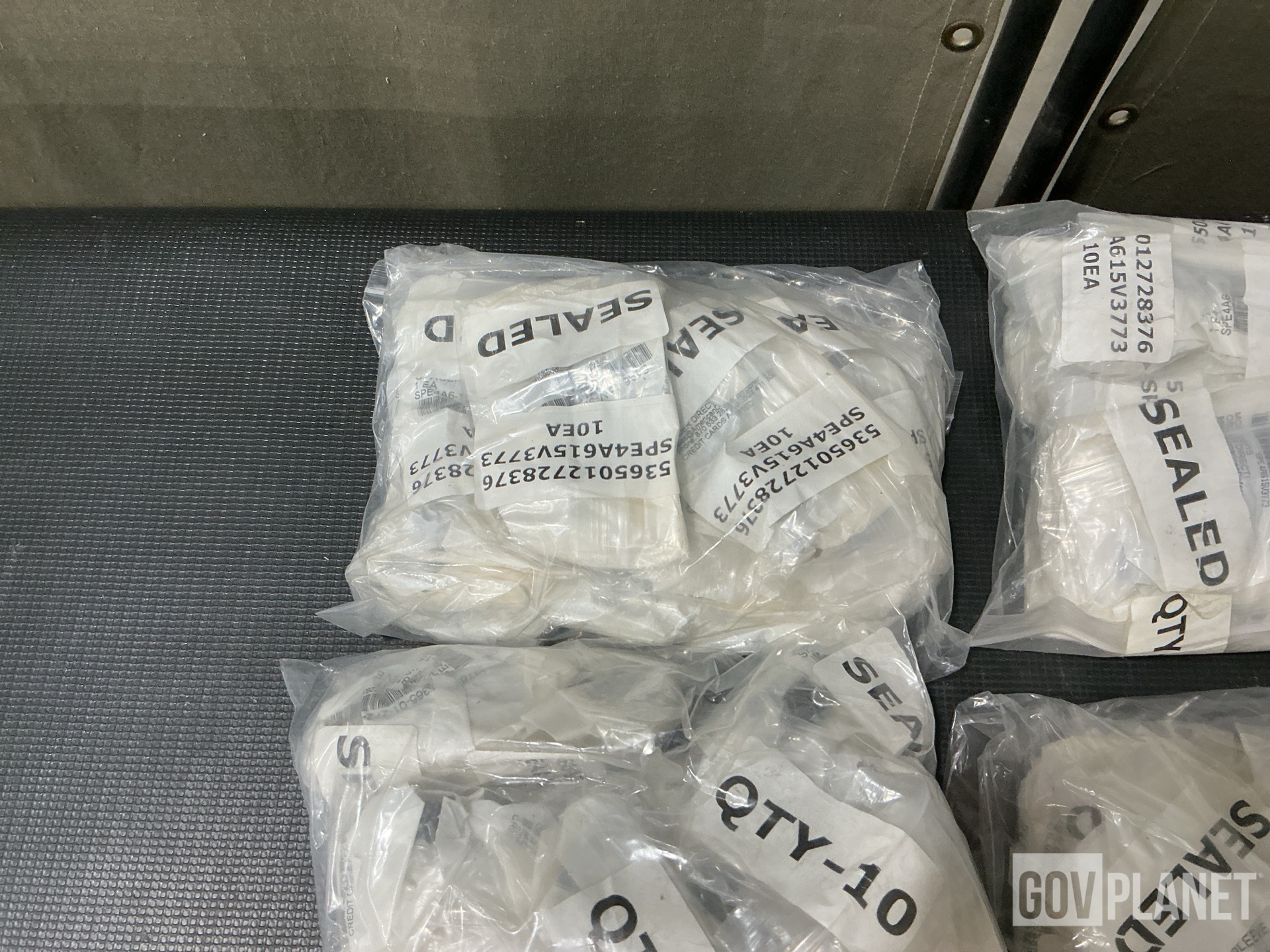 (969) 12338186-61 Sleeve Spacers