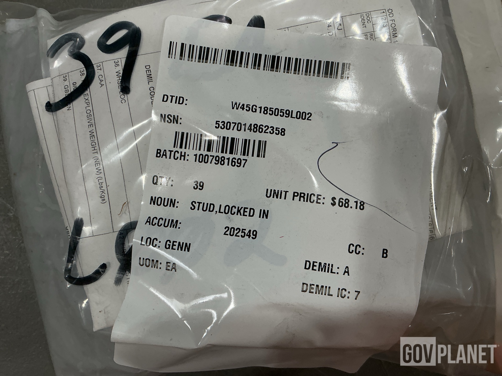 (39) Howmet Global Fastening KNS10088-4-16 Locked In Studs