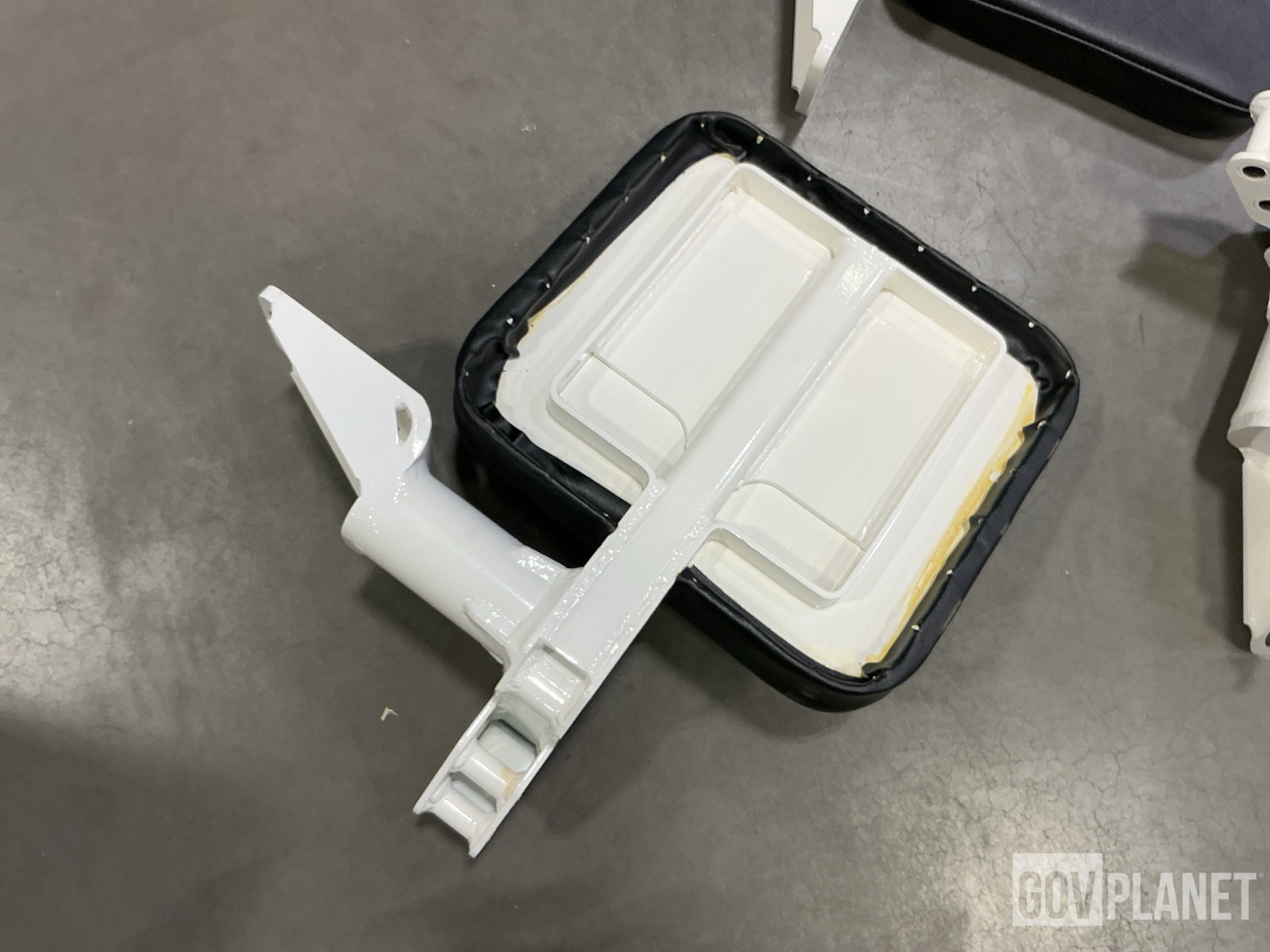 (3) Greene Metal 12581772 Vehicular Seats