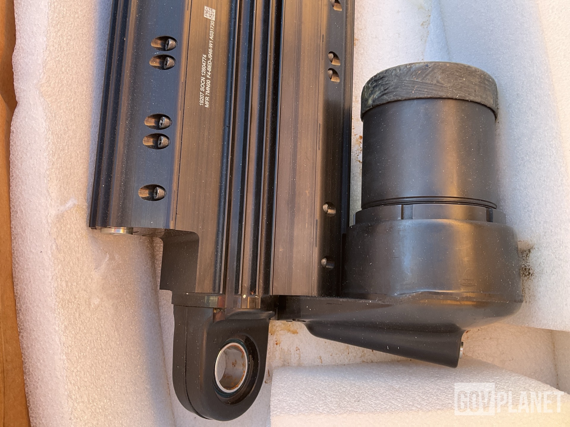 (2) Directional Shock Absorbers
