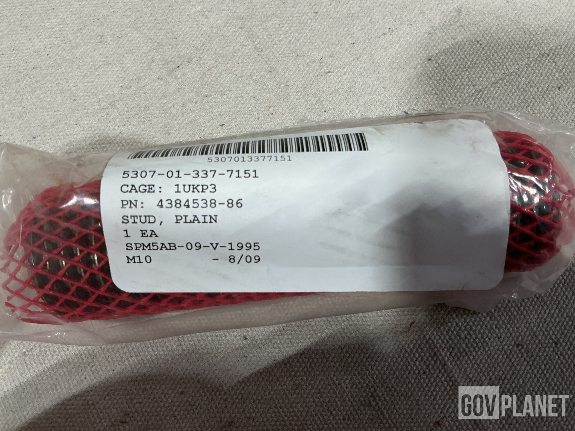 (95) R & D Fasteners 4384538-86 Plain Studs