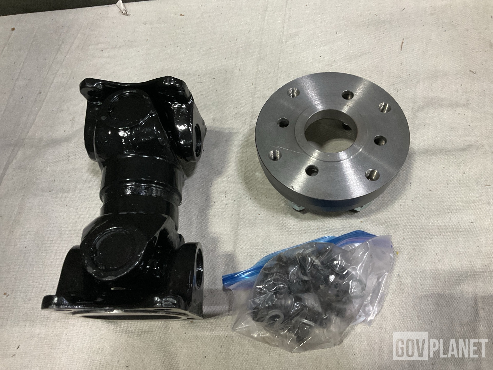 (6) Pioneer Industries DLS 203758-00 Non-Vehicular Universal Joints