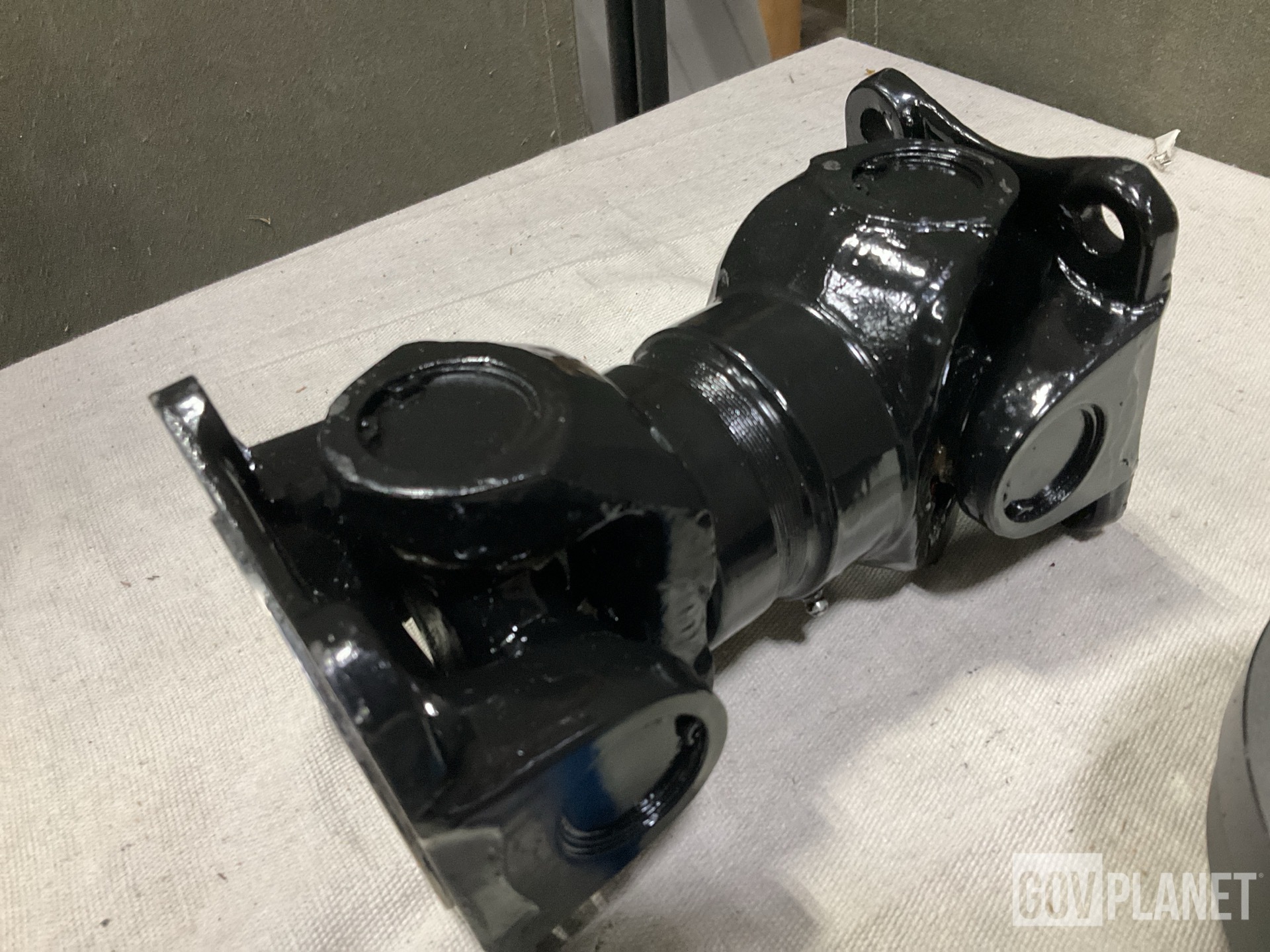 (6) Pioneer Industries DLS 203758-00 Non-Vehicular Universal Joints