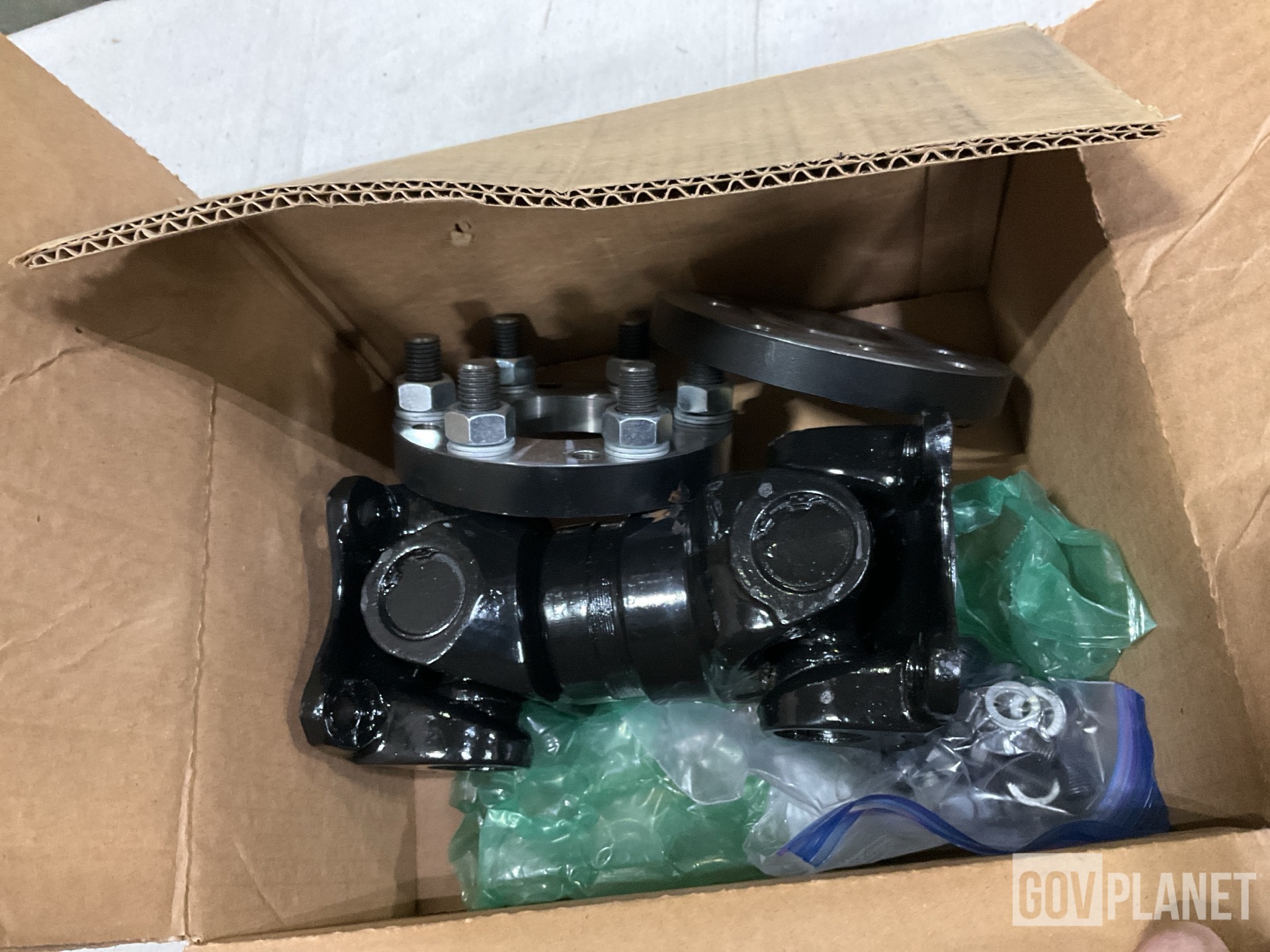 (6) Pioneer Industries DLS 203758-00 Non-Vehicular Universal Joints