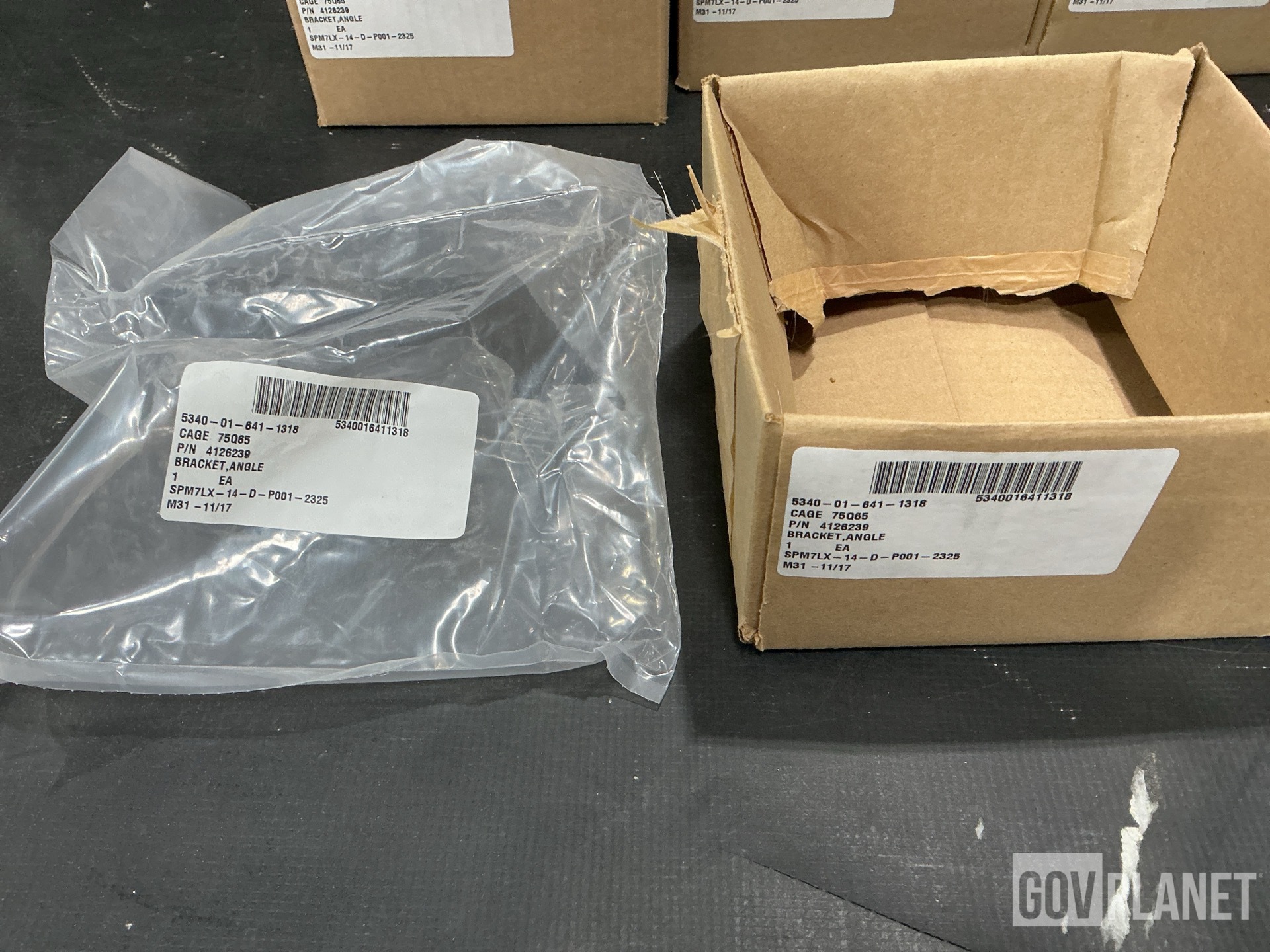 (16) Oshkosh 4126239 Angle Brackets