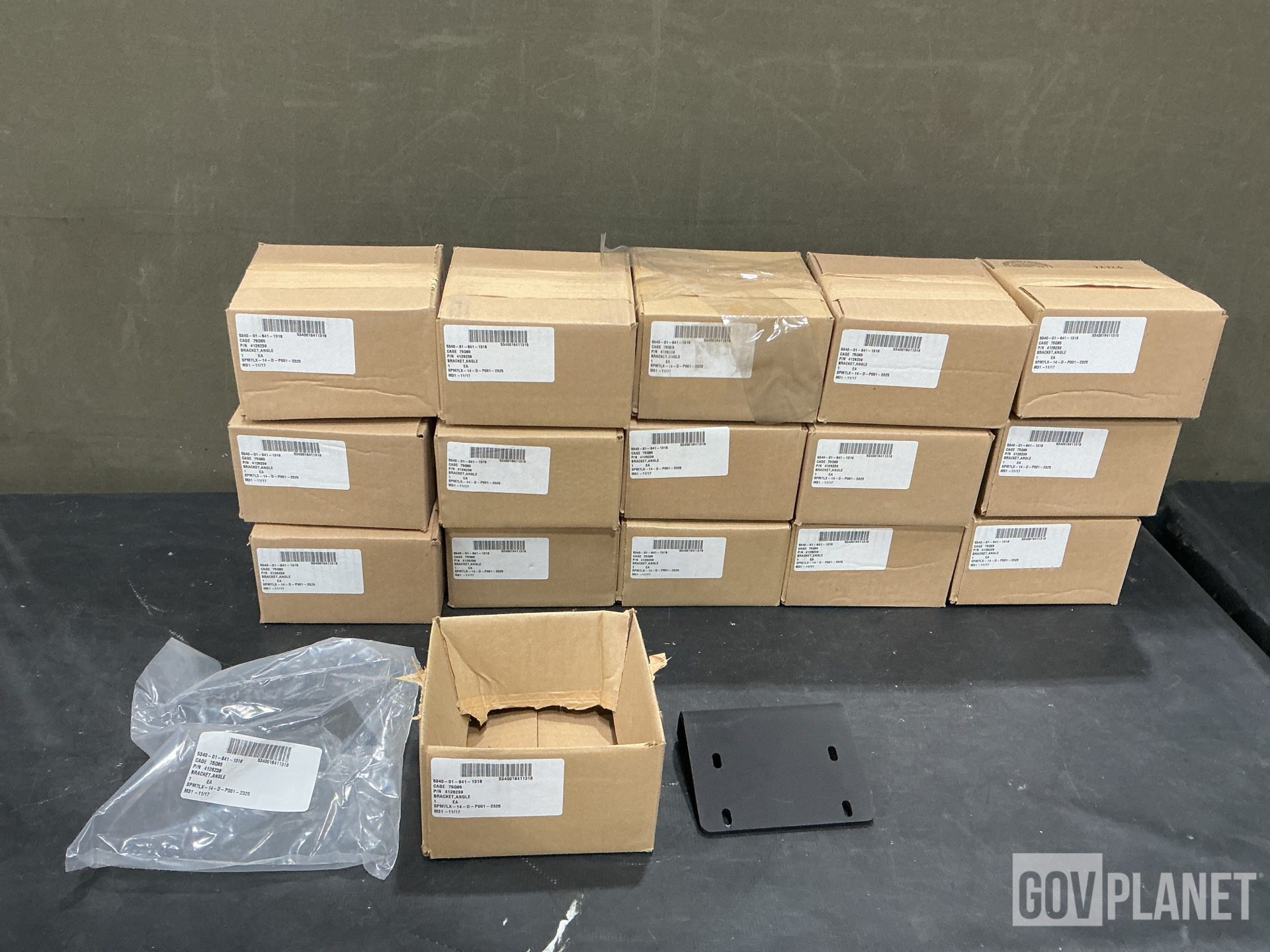 (16) Oshkosh 4126239 Angle Brackets