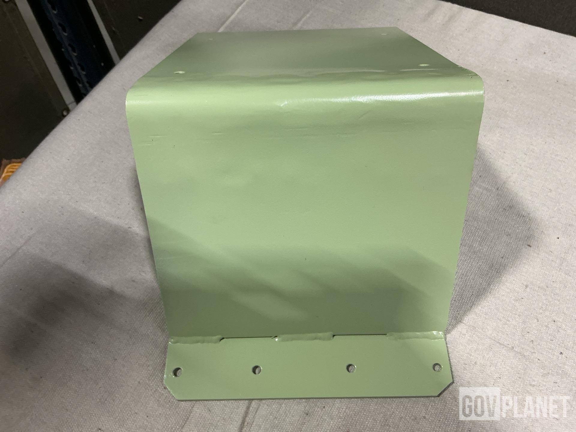 (21) 12383943 Mounting Brackets