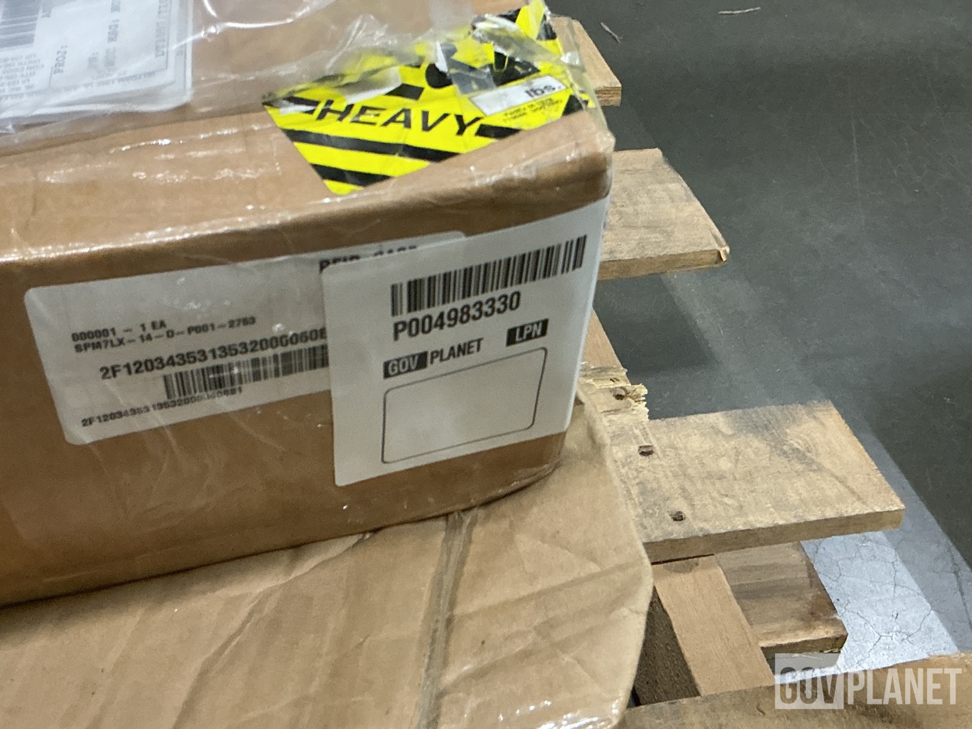 (2) Oshkosh 4037550 Flush Catches