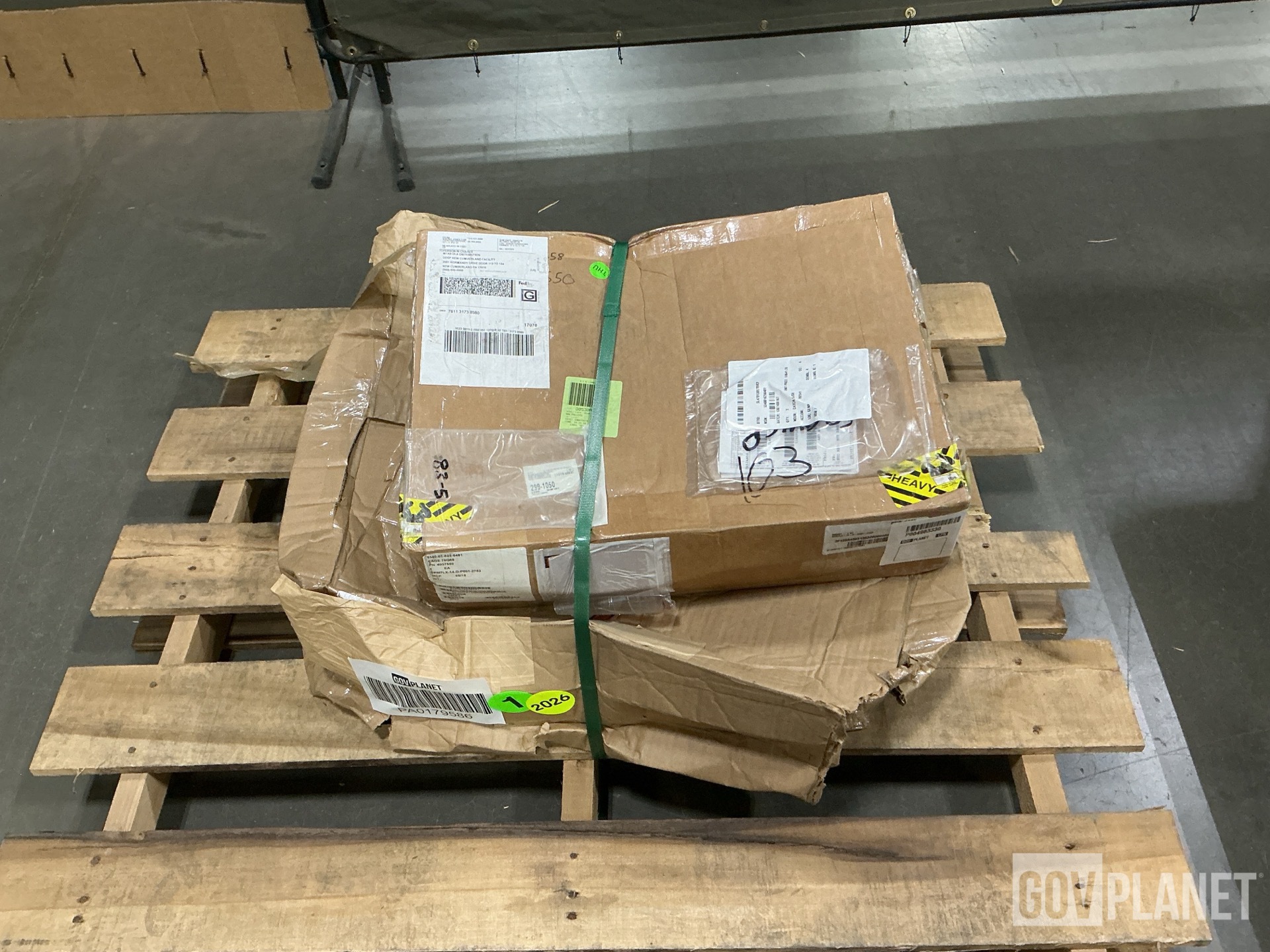 (2) Oshkosh 4037550 Flush Catches