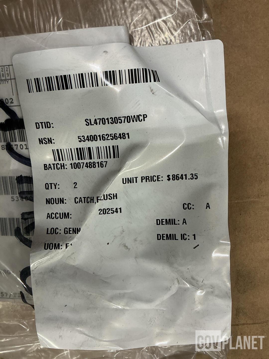 (2) Oshkosh 4037550 Flush Catches