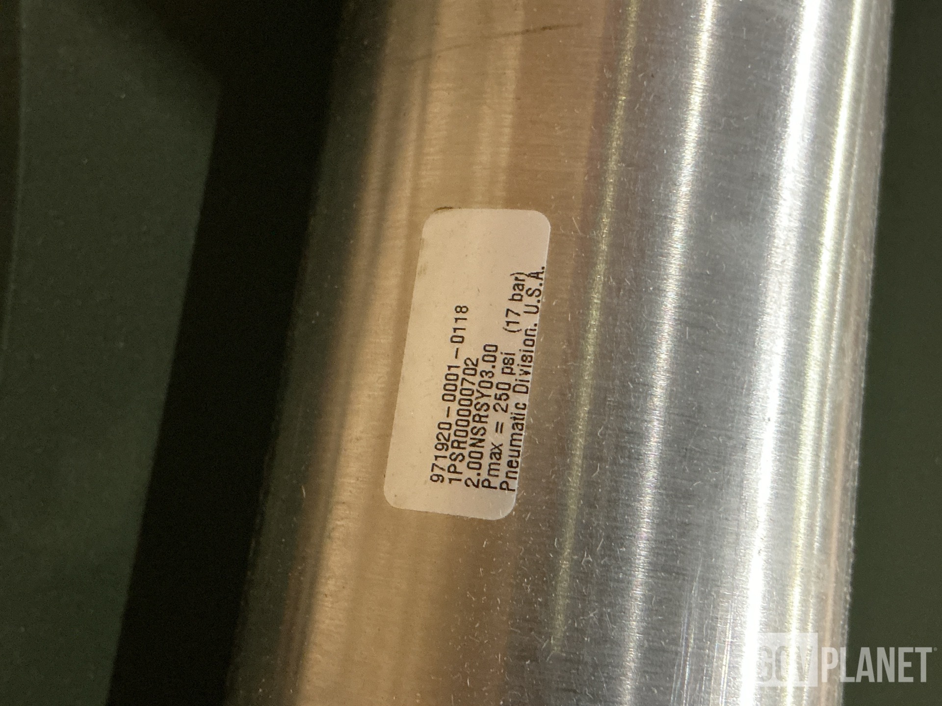 (2) Oshkosh 4037550 Flush Catches