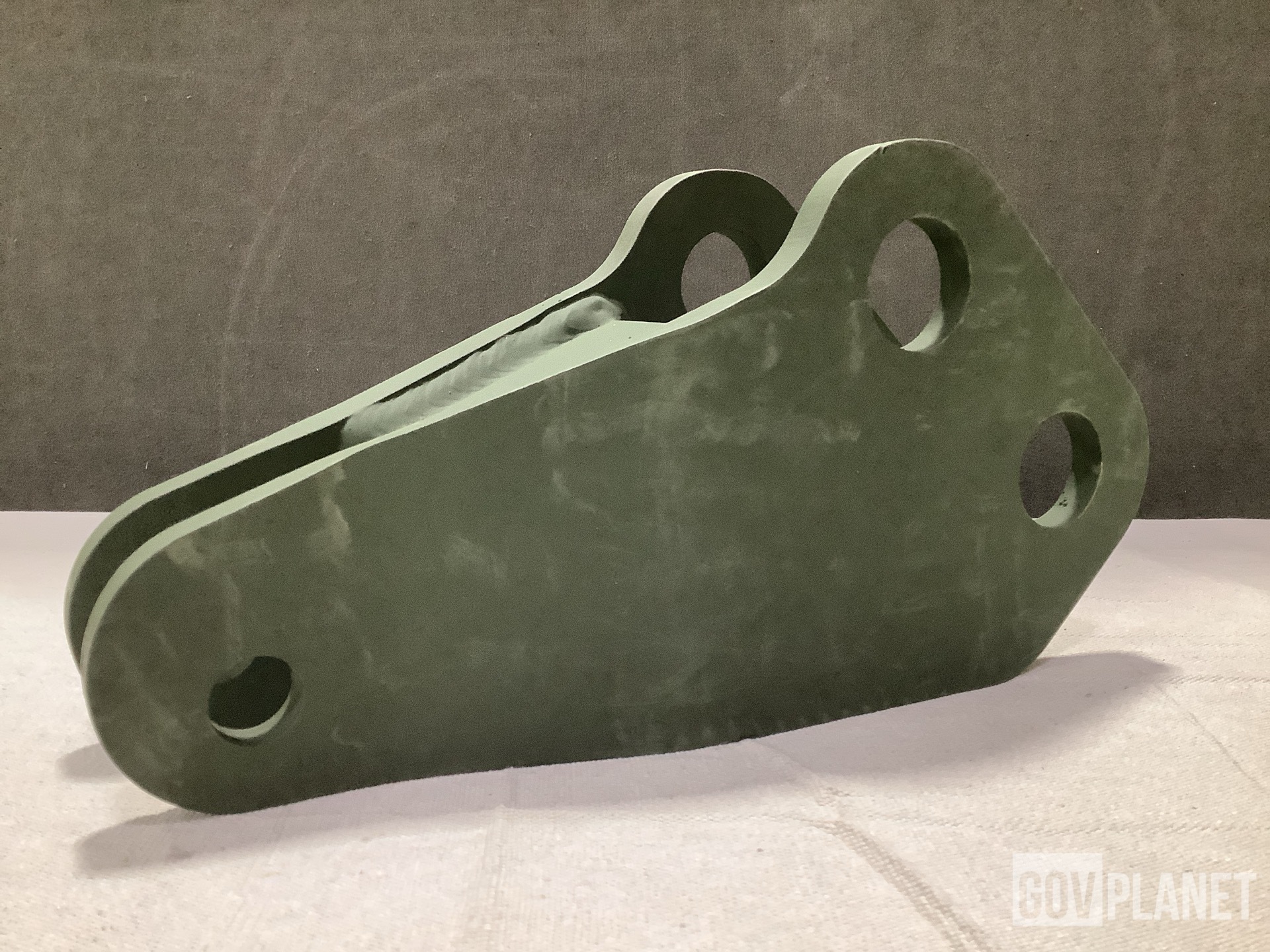 (30) Oshkosh 3742991 939 Rear Adapters