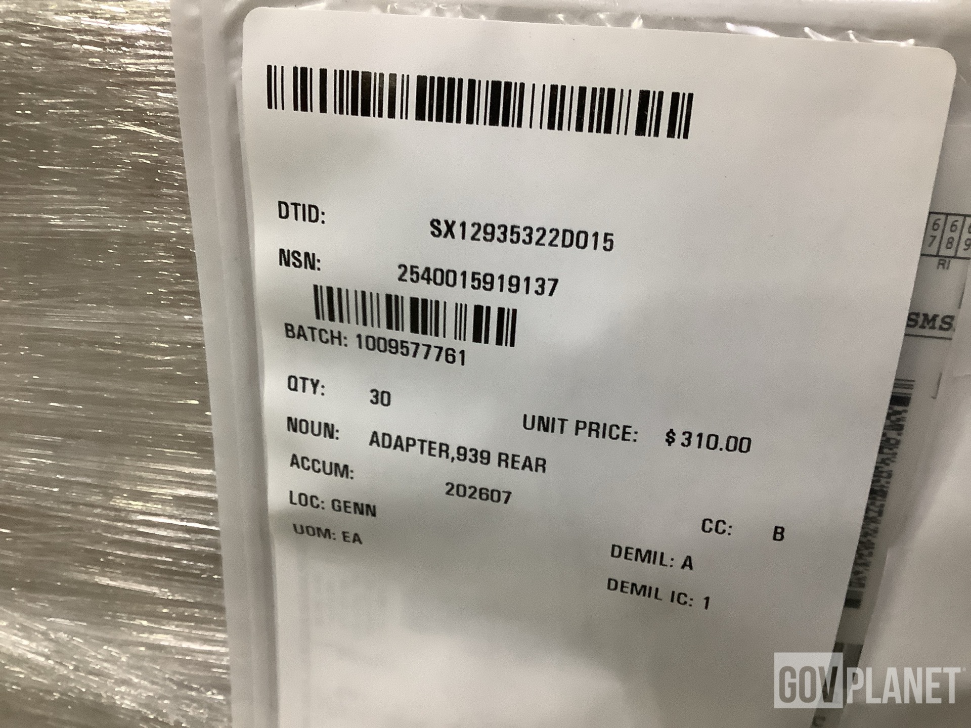 (30) Oshkosh 3742991 939 Rear Adapters