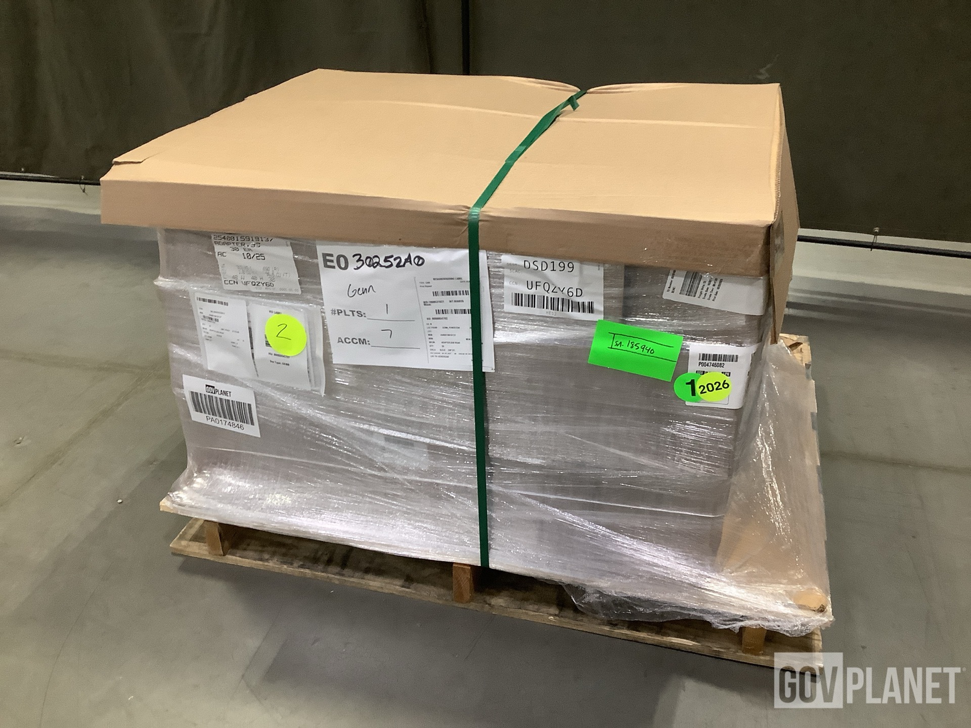 (30) Oshkosh 3742991 939 Rear Adapters