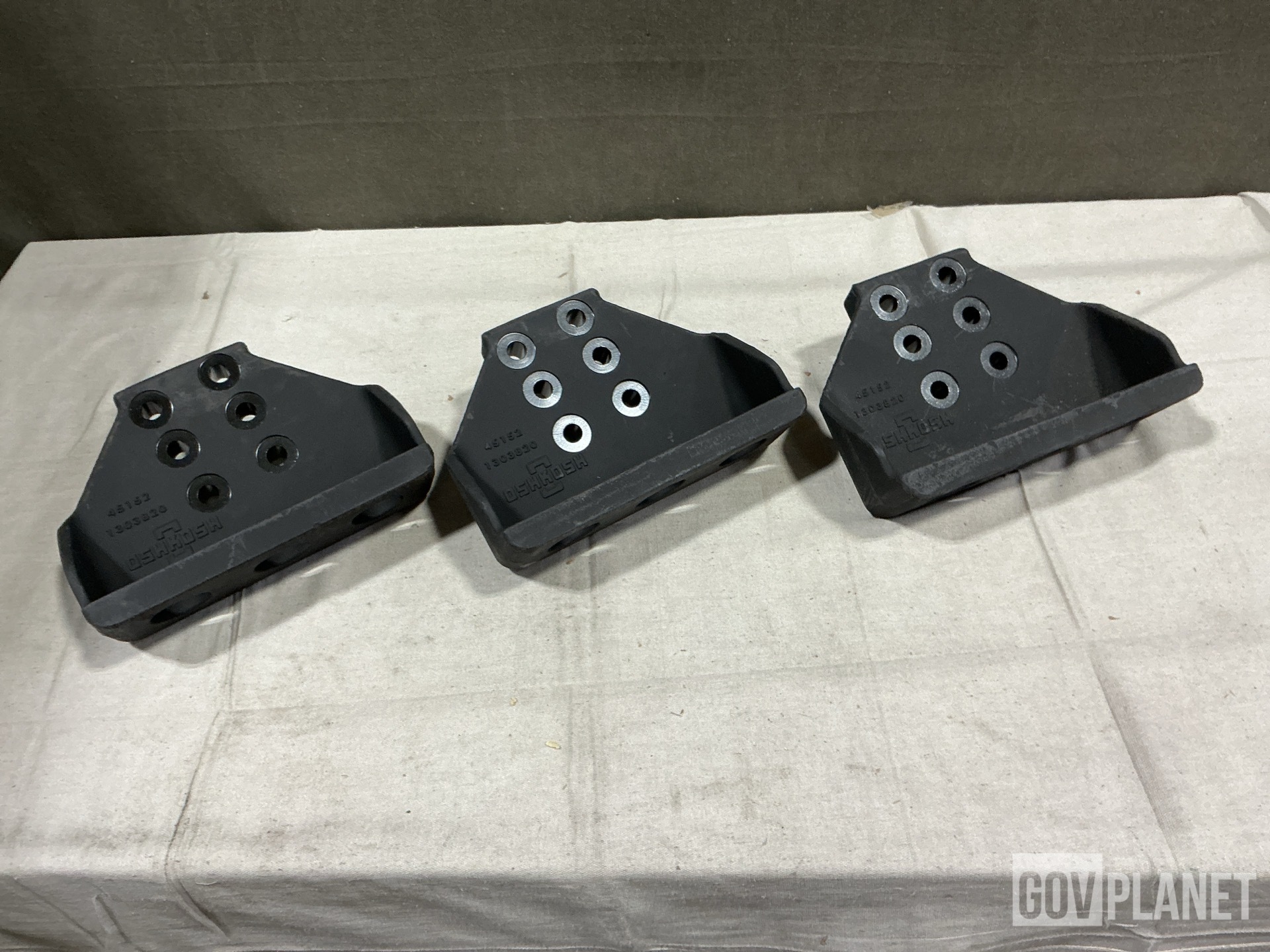 (18) Oshkosh 1303820 Engine Mount Brackets