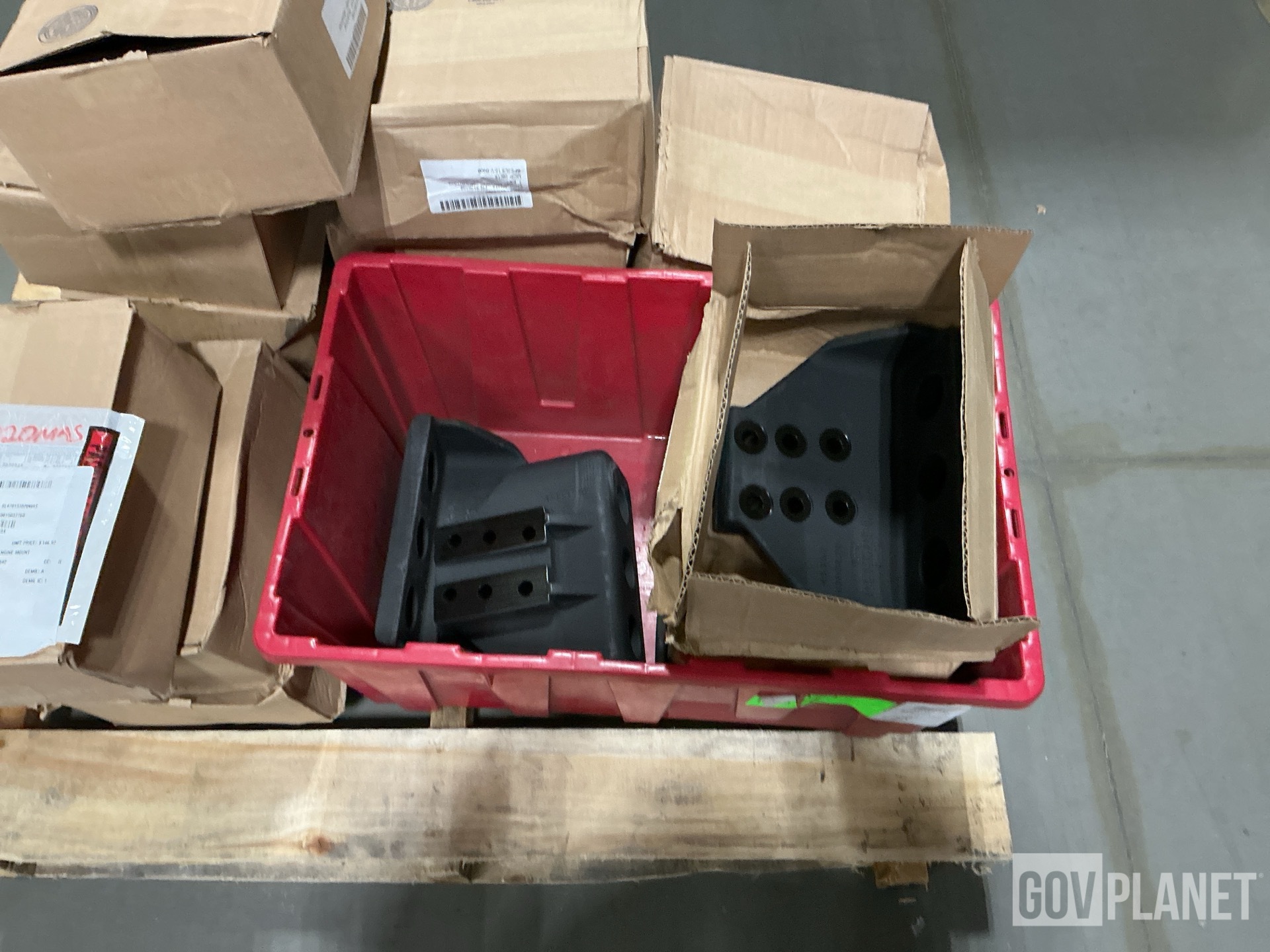 (18) Oshkosh 1303820 Engine Mount Brackets
