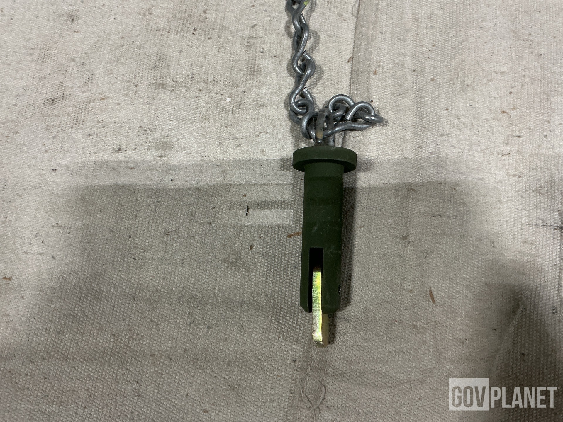 (3) Coordinated Defense Supply Systems 8747213 Retractable Supports
