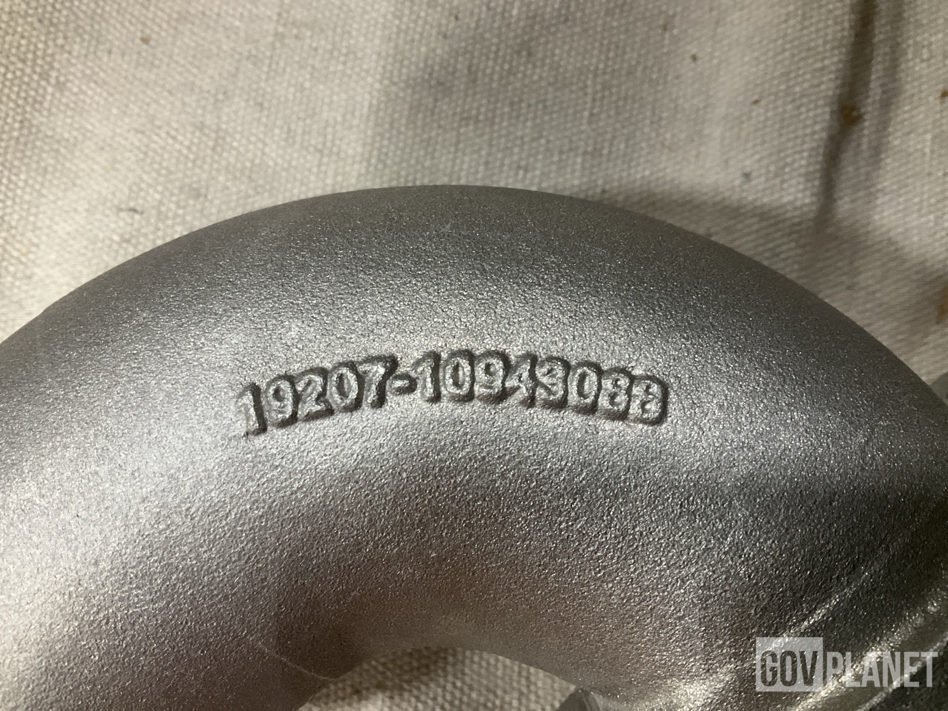 (20) 10943088 Flange to Hose Elbows