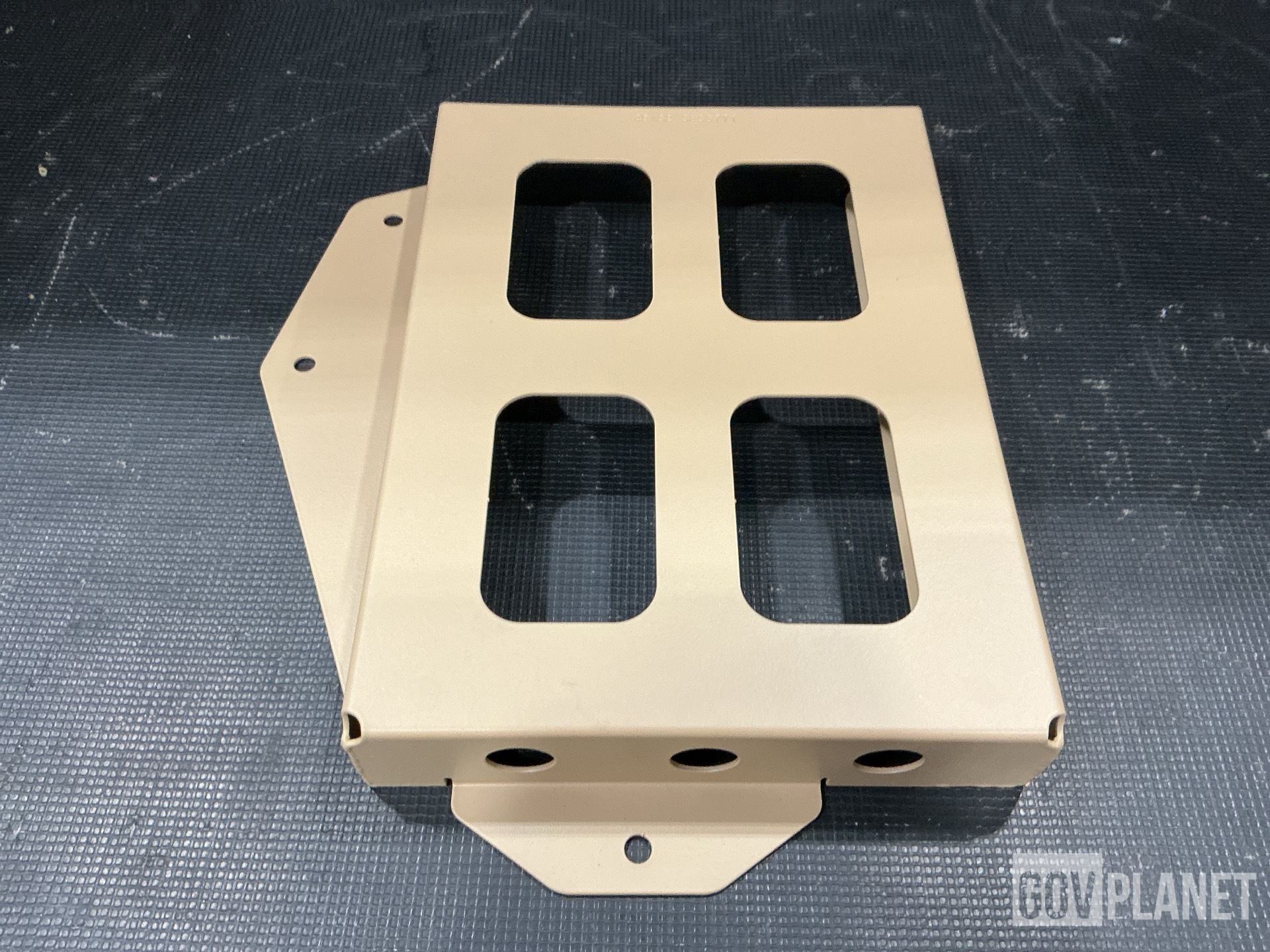 (42) Plate Spacers, (21) Loop Clamps & (15) Mounting Bases