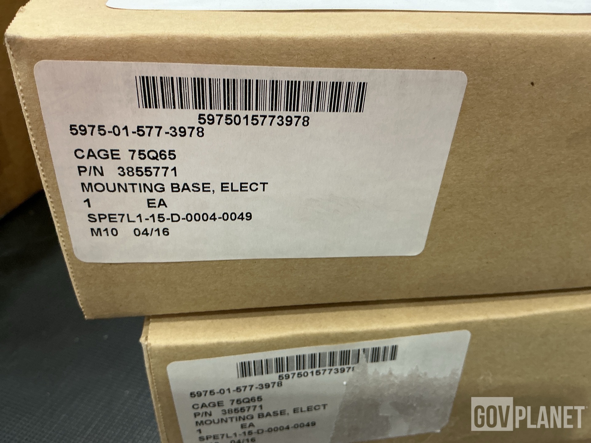 (42) Plate Spacers, (21) Loop Clamps & (15) Mounting Bases