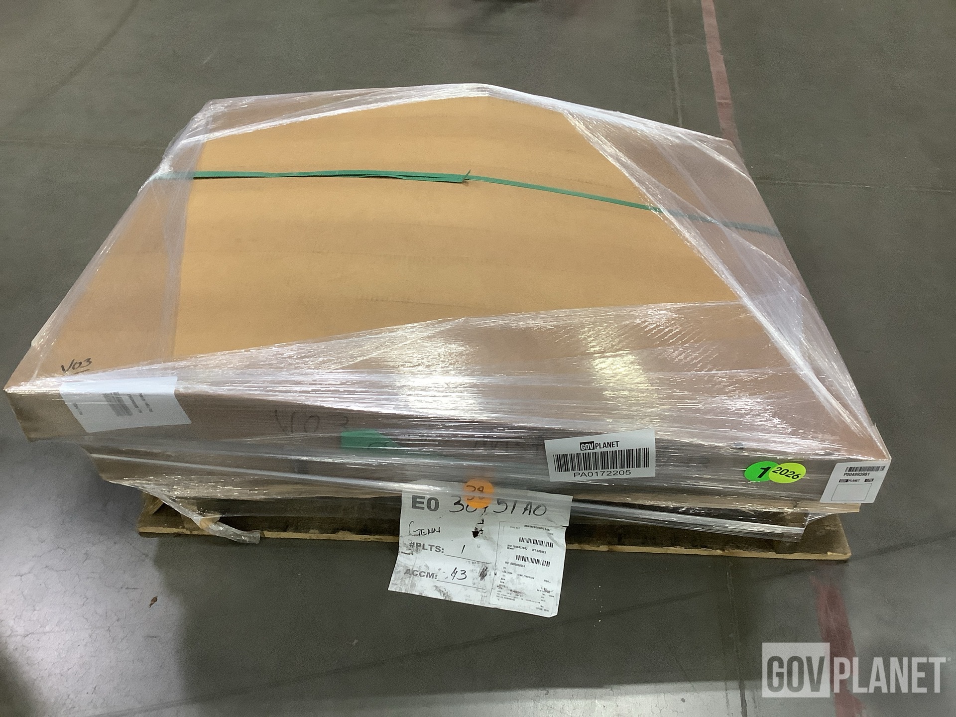 (82) Truck & Equipment Parts 12536957 Vehicular Components Brackets